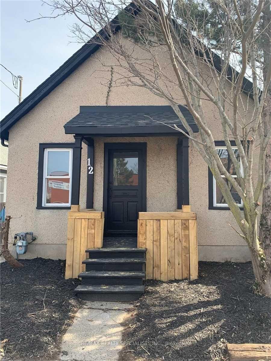 12 Page Street, St. Catharines — Detached for lease, photo 1
