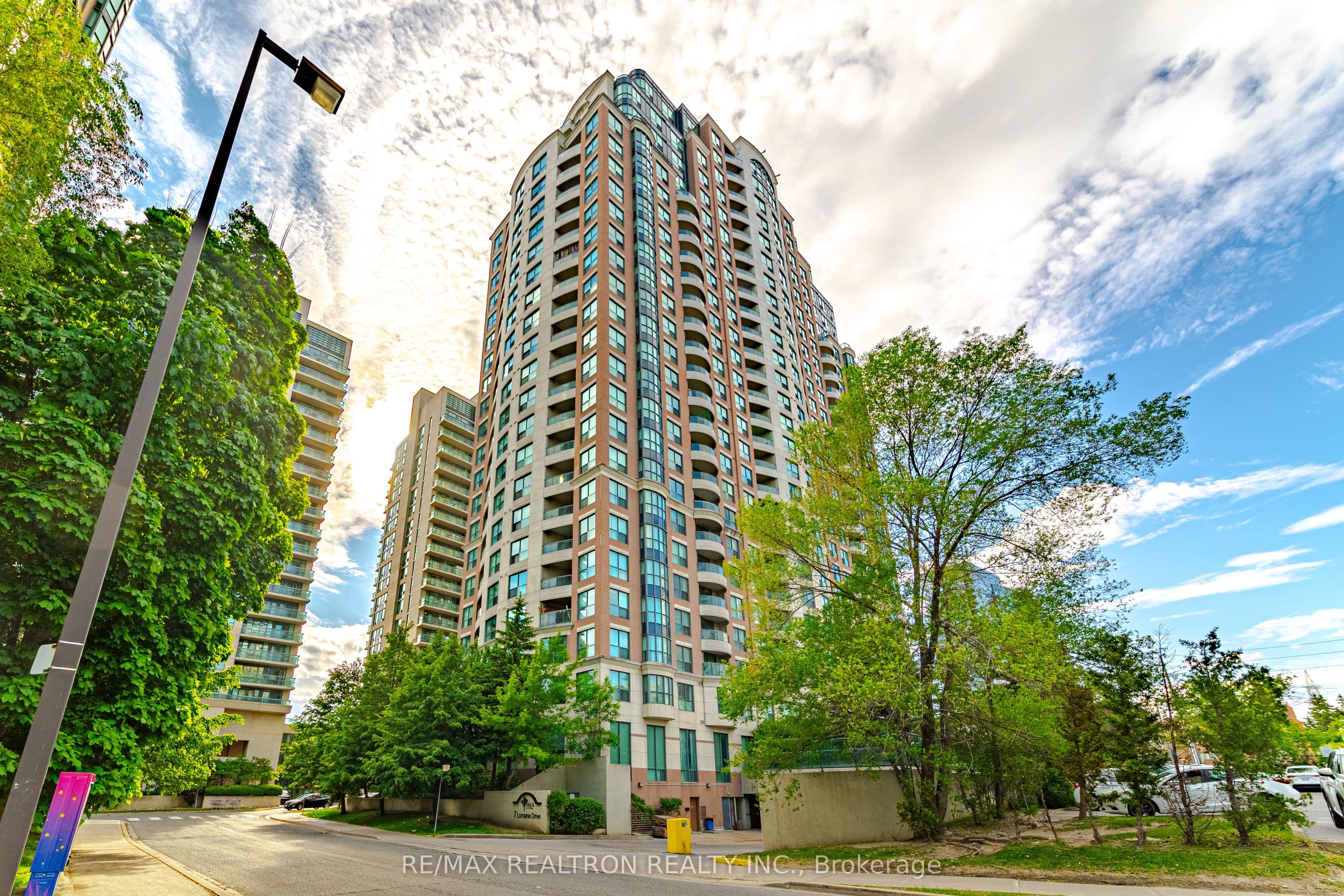 7 Lorraine Drive LRG 7 #LRG 7 — photo 1