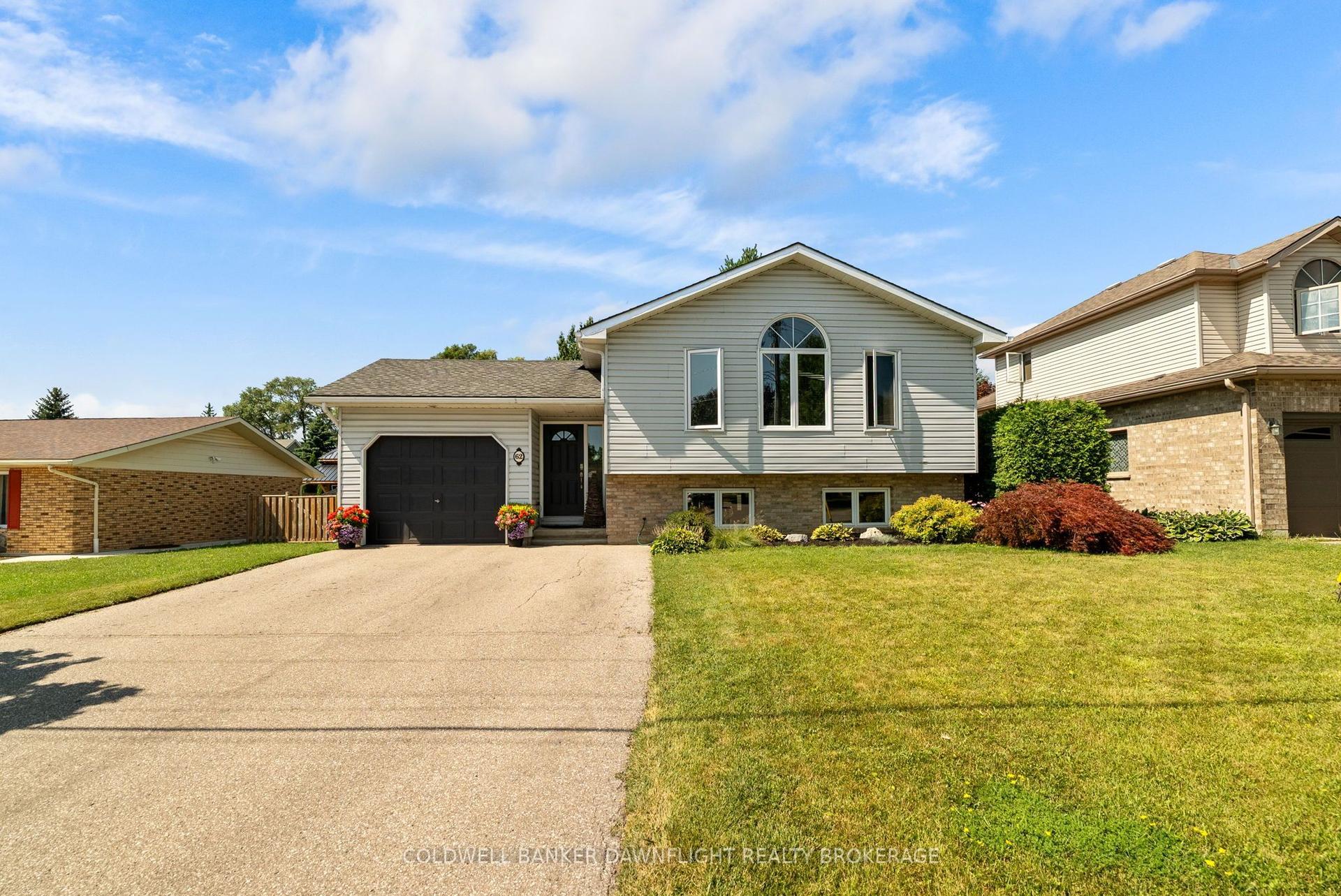 62 George Street, South Huron — Detached for sale, photo 1