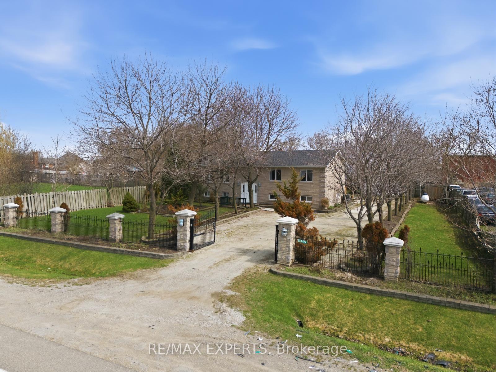 5945 King Street — photo 1