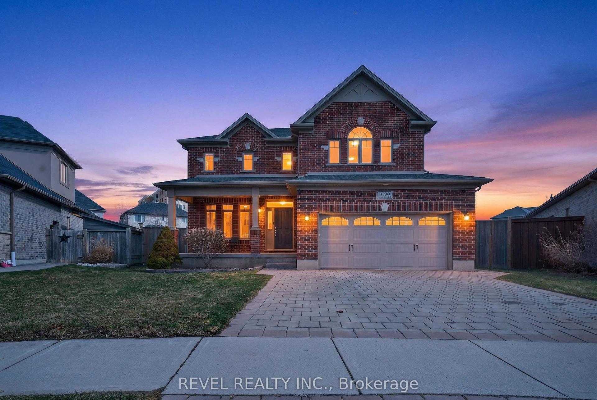 3190 Pincombe Drive — photo 1