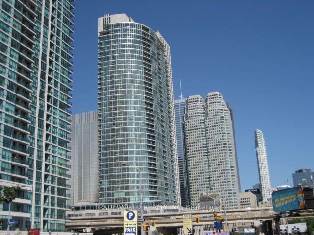 18 Yonge Street 1604 #1604, Toronto — Condo for lease, photo 1
