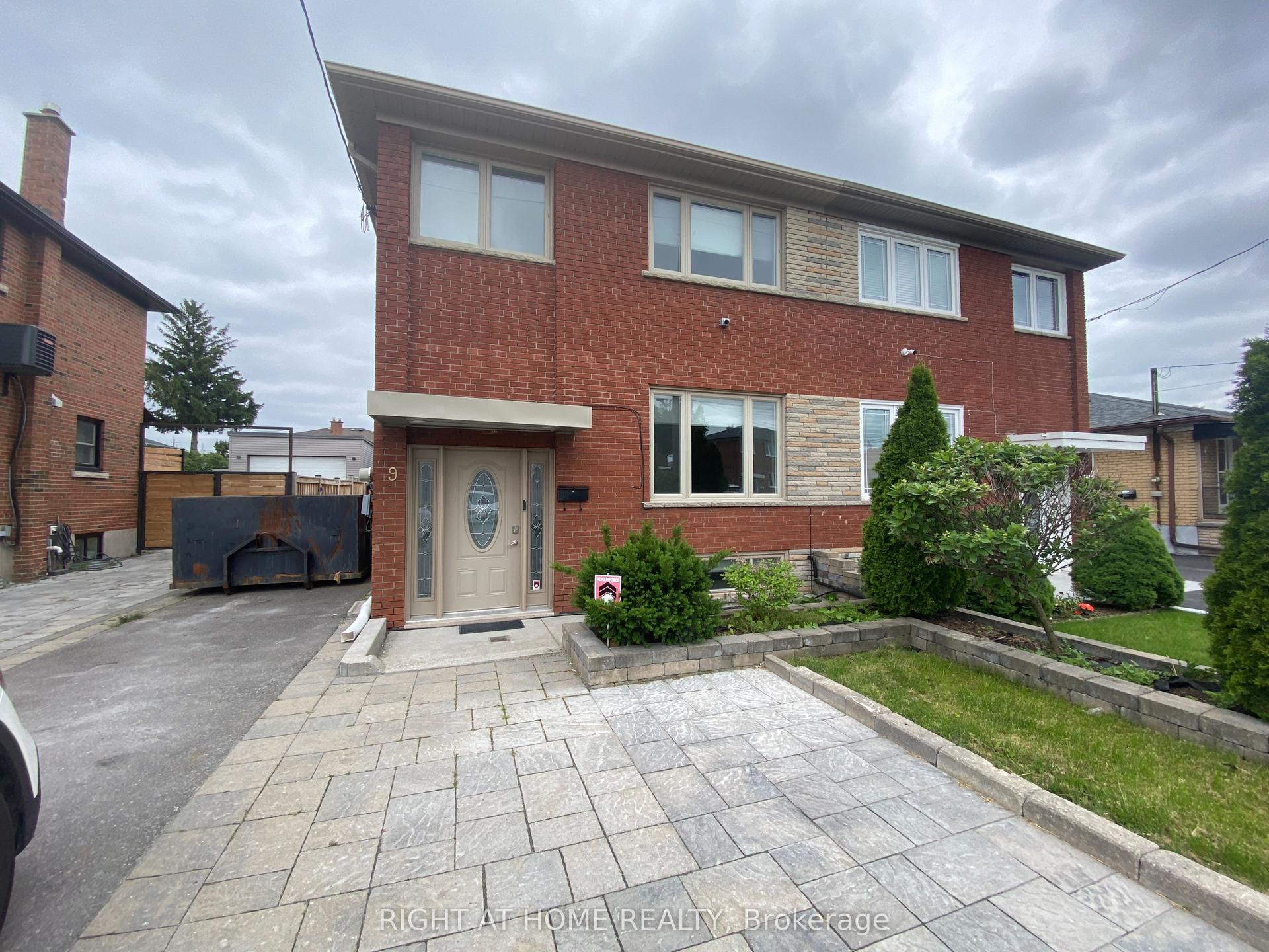 9 Snowood Court — photo 1