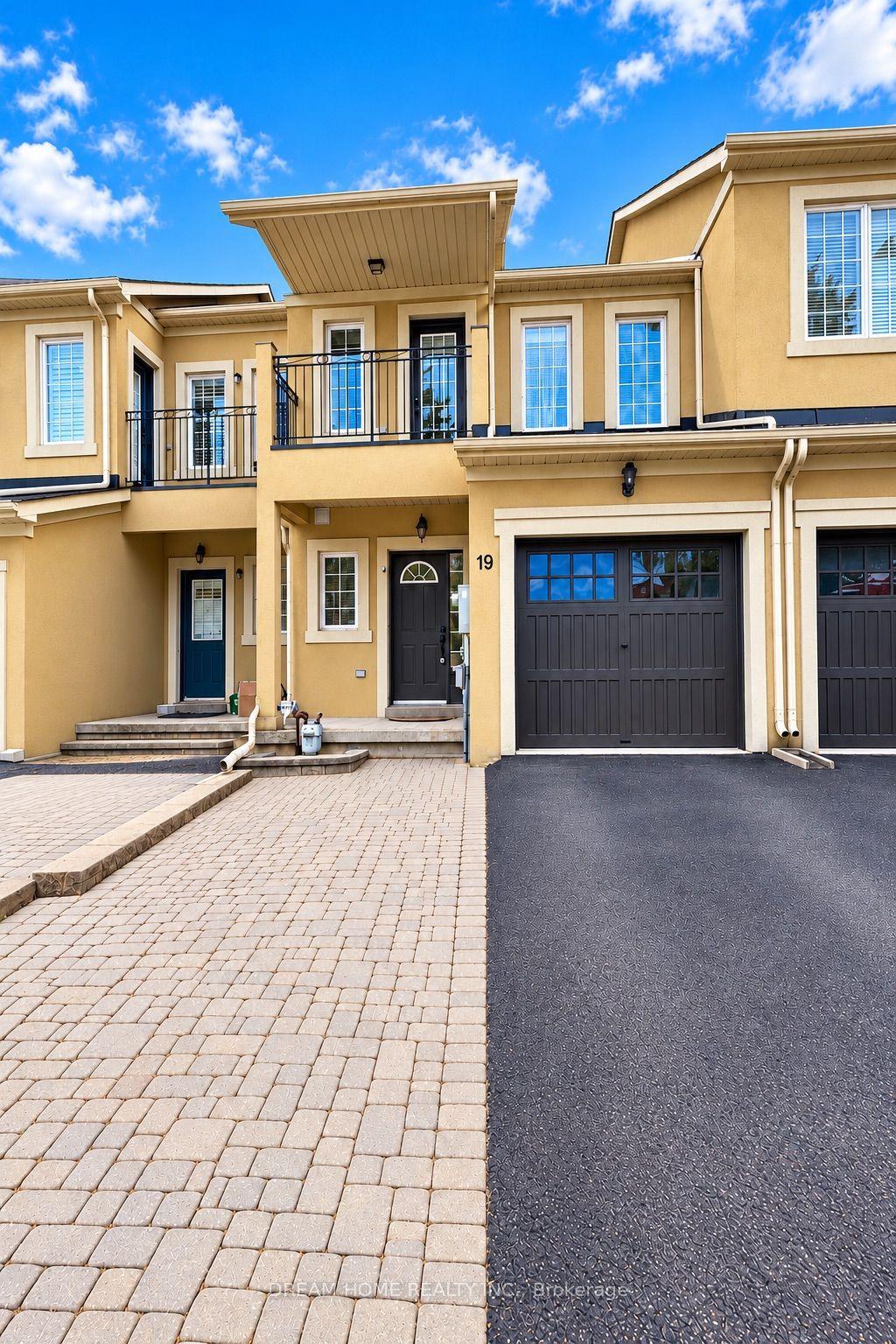 19 Rustic Avenue, Richmond Hill — Townhouse for sale, photo 1