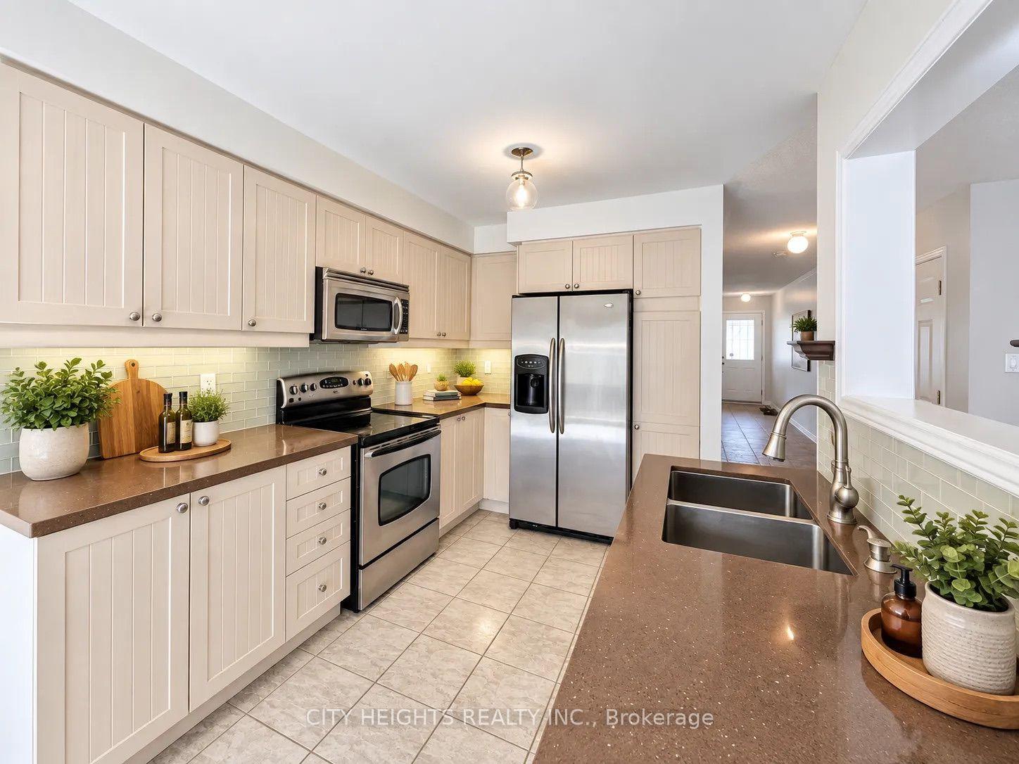 19 Sivyer Crescent, Ajax — Detached for lease, photo 1