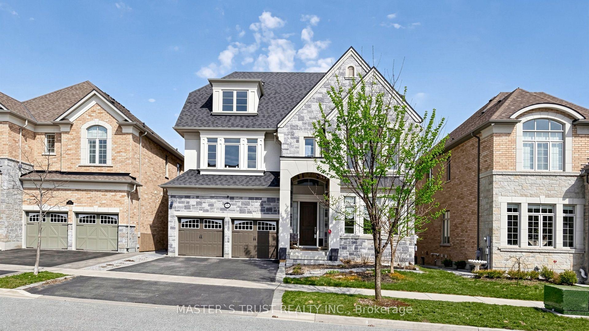61 Grange Drive — photo 1