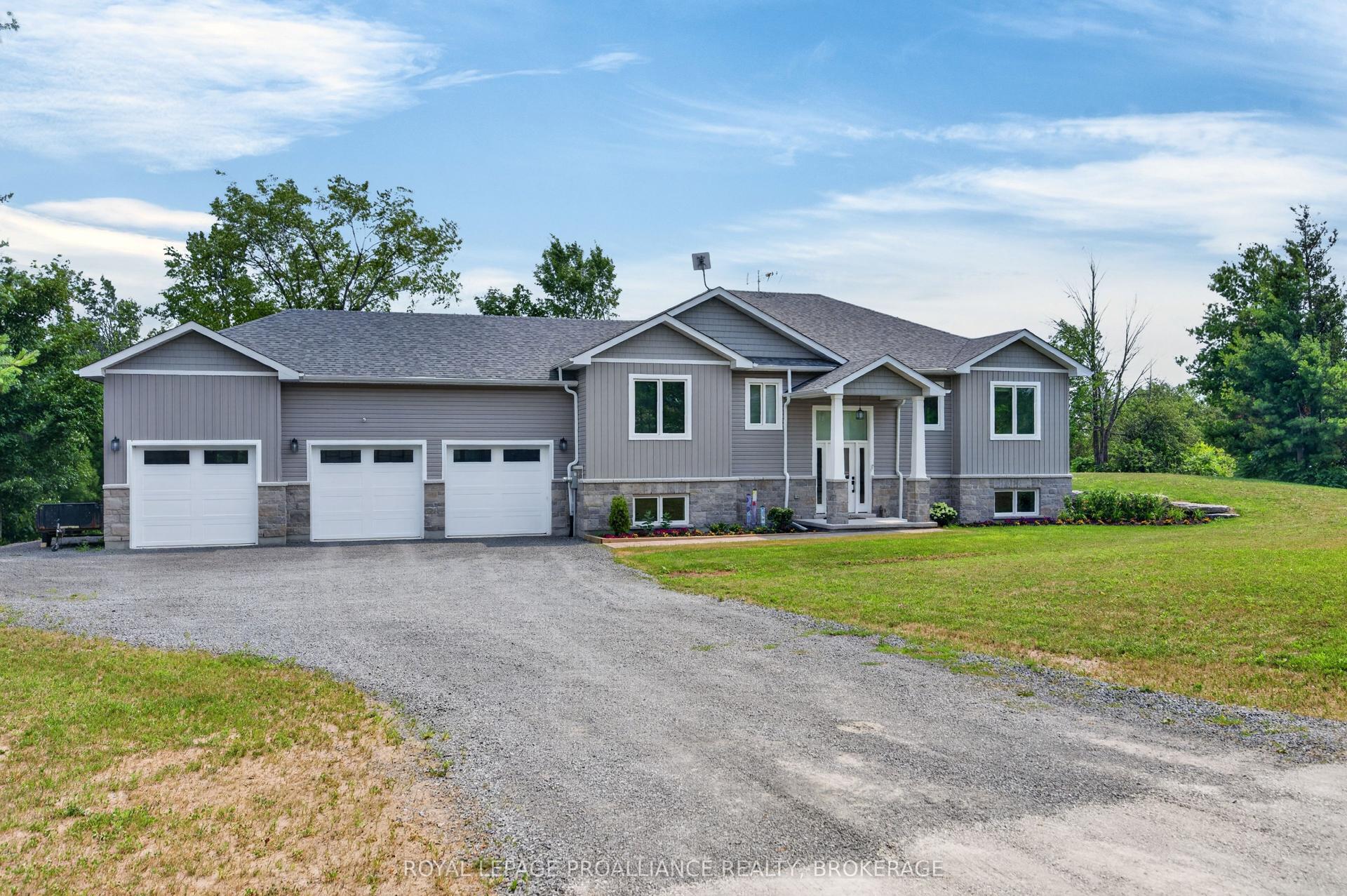 12 Petworth Road, Stone Mills — Detached for sale, photo 1