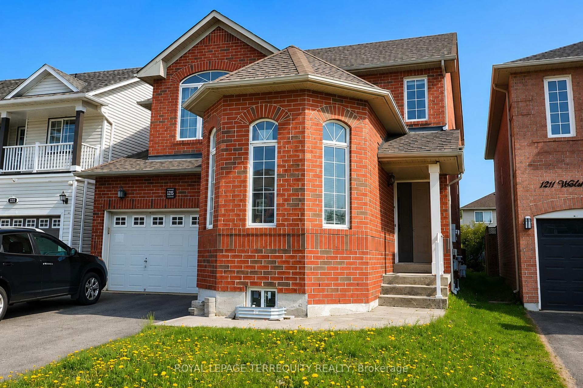 1215 Wadebridge Crescent UPPER #UPPER — photo 1