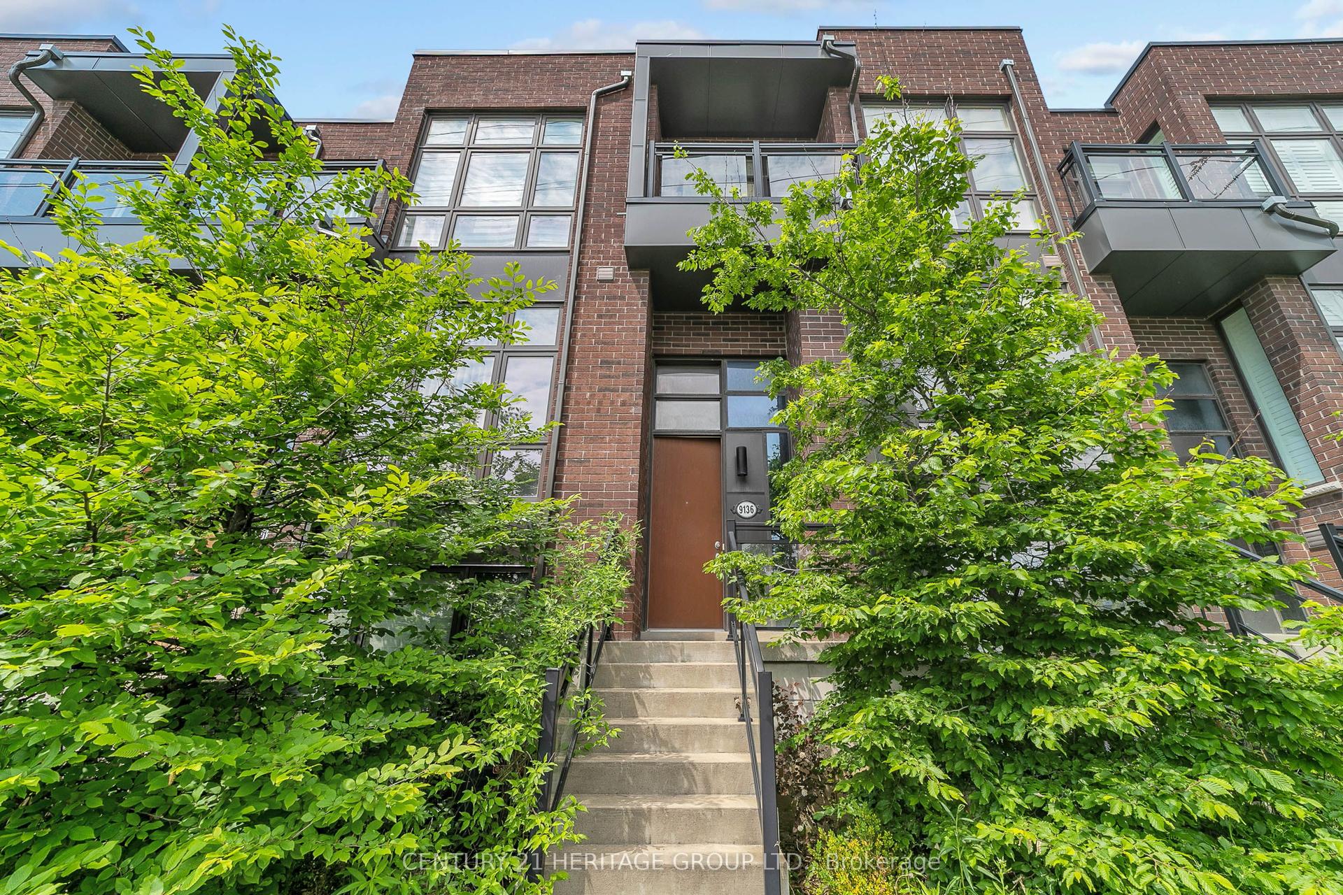 9136 Bathurst Street — photo 1
