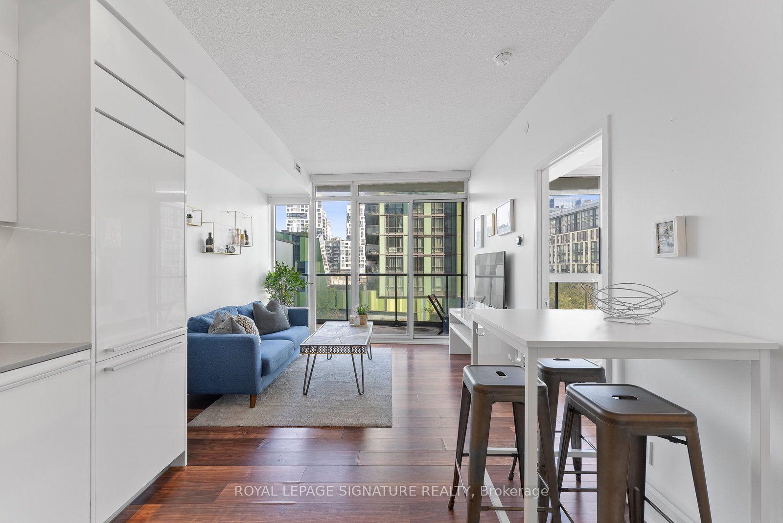 90 Queens Wharf Road 315 #315, Toronto — Condo for lease, photo 1