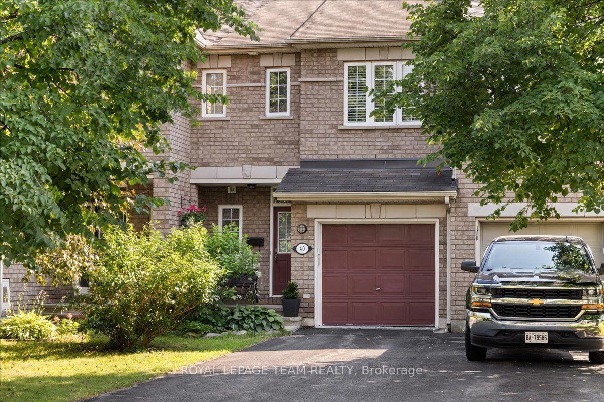 40 Saddlesmith Circle, Kanata — Townhouse for sale, photo 1