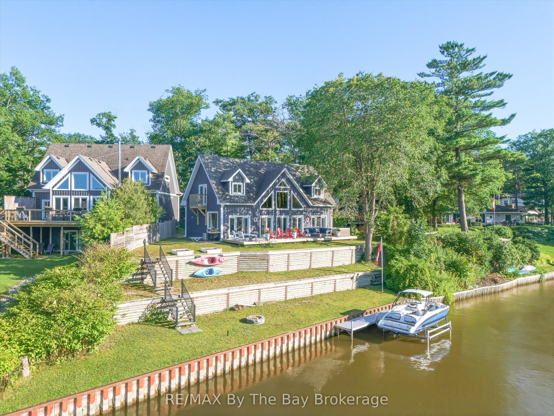 2056 River Road W, Wasaga Beach — Detached for sale, photo 1