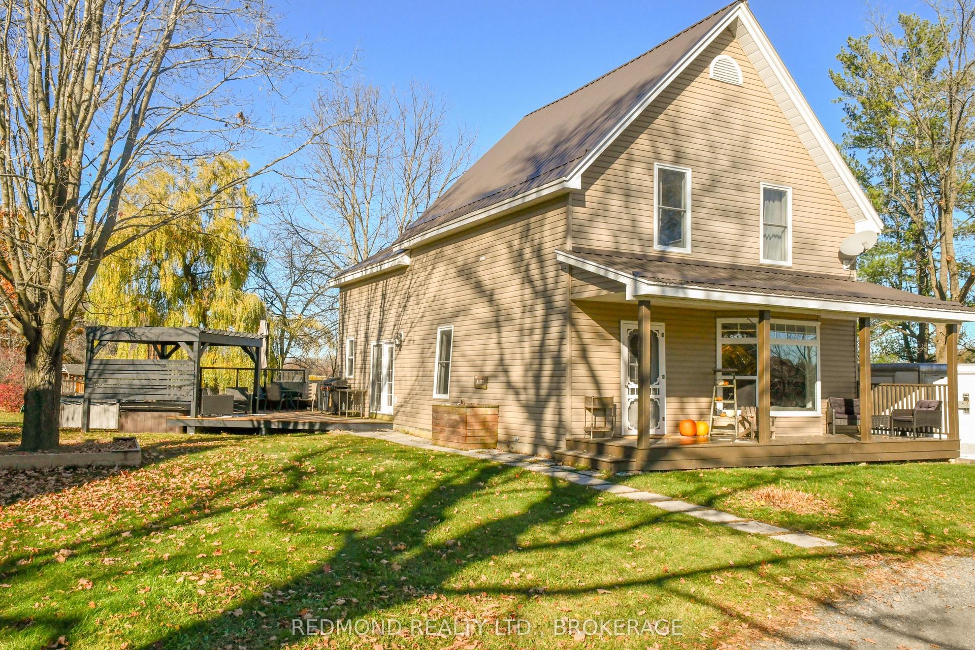 36 King Street E — photo 1