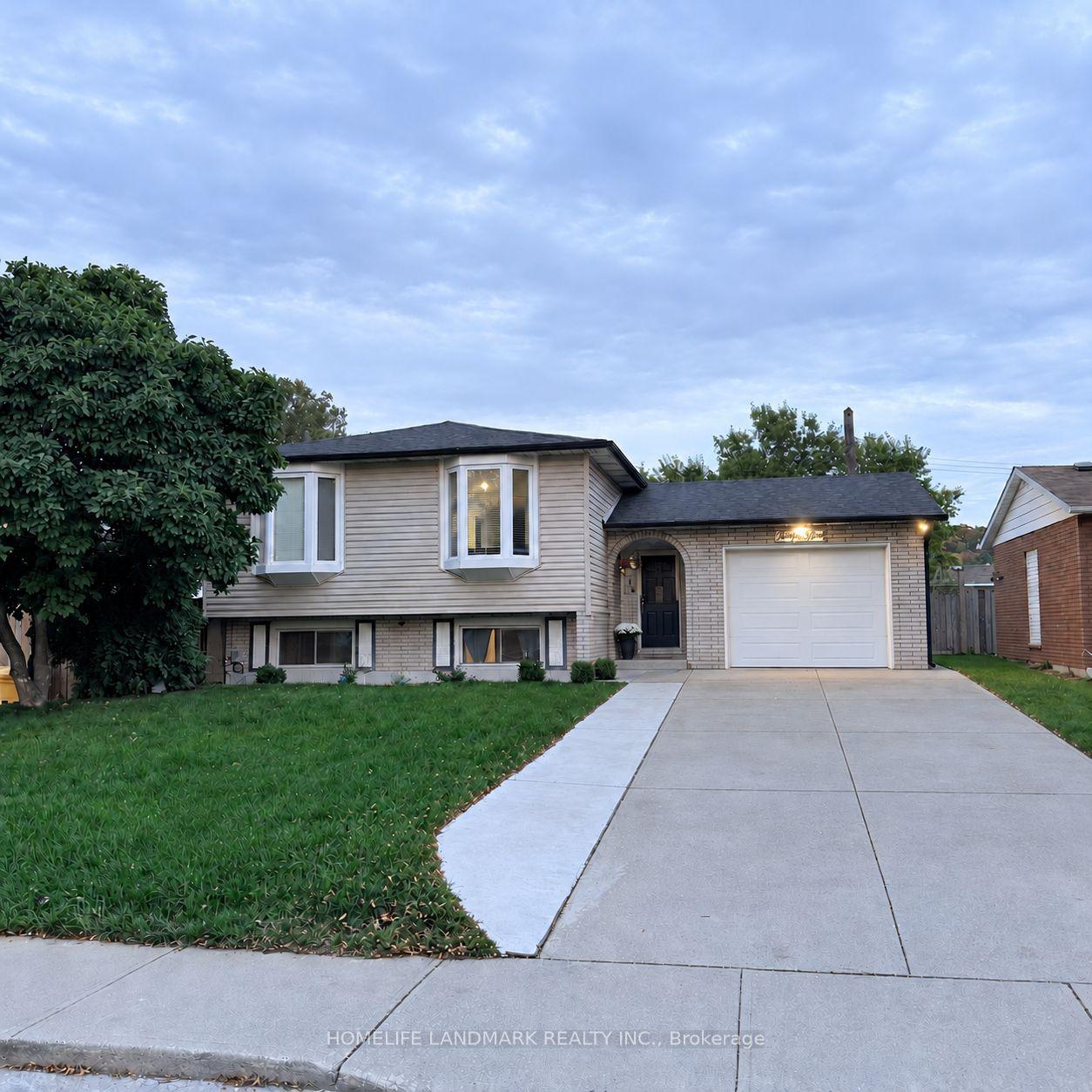 31 Country Club Drive, Hamilton — Detached for lease, photo 1