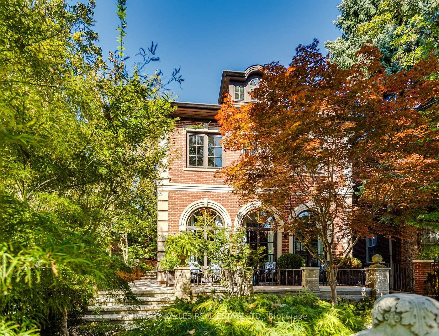92 South Drive, Toronto — Detached for sale, photo 1