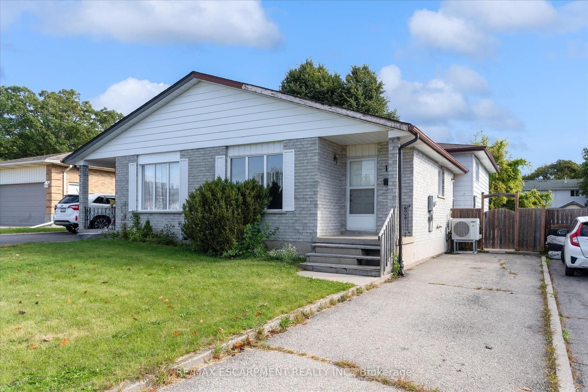 16 Crystal Court, Cambridge — Semi-Detached for sale, photo 1