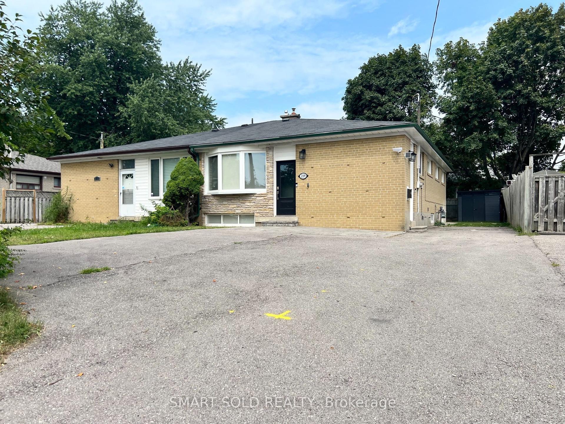 219 Beechy Drive Main Floor #Main Floor, Richmond Hill — Semi-Detached for lease, photo 1