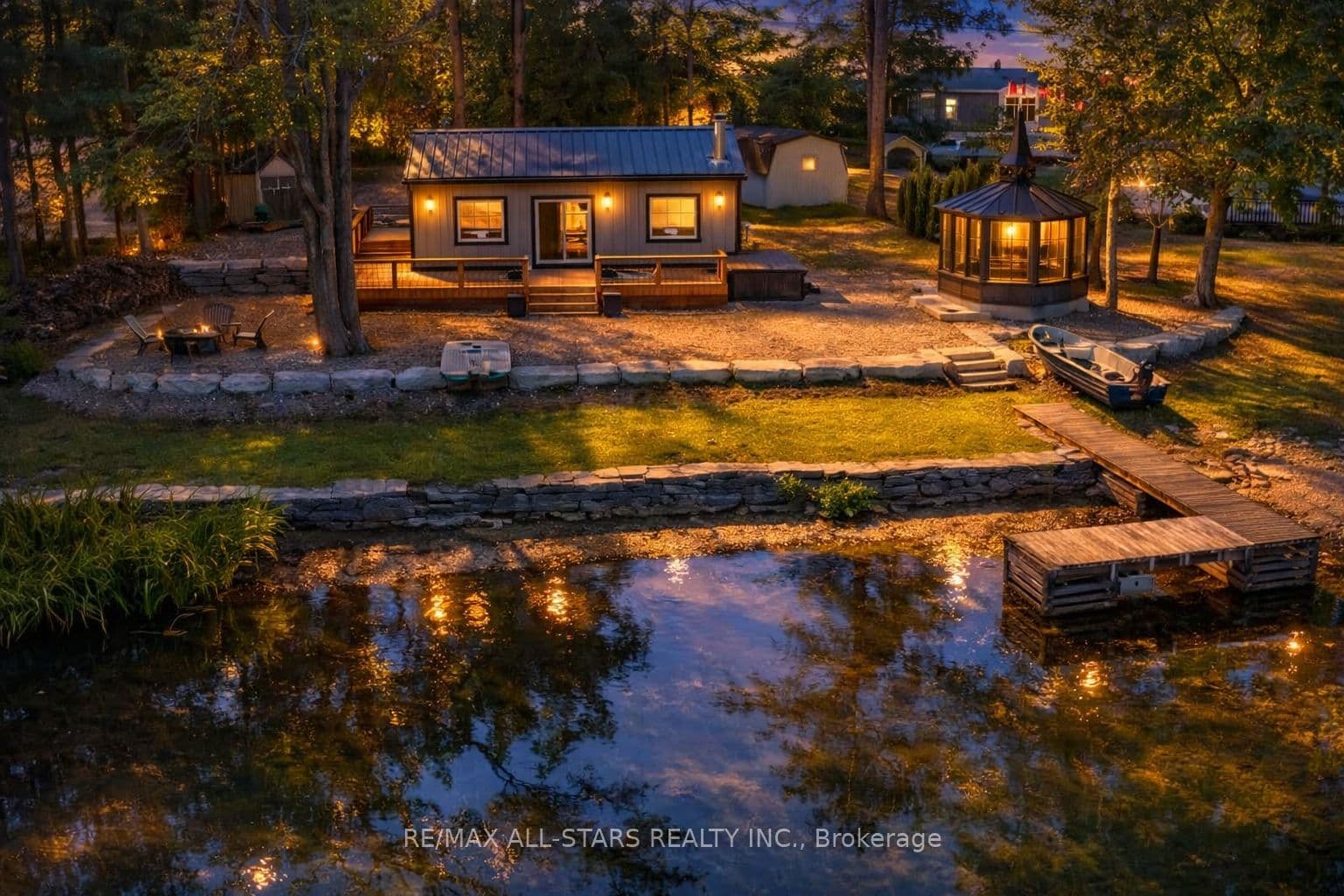 11 Little Bay Drive — photo 1