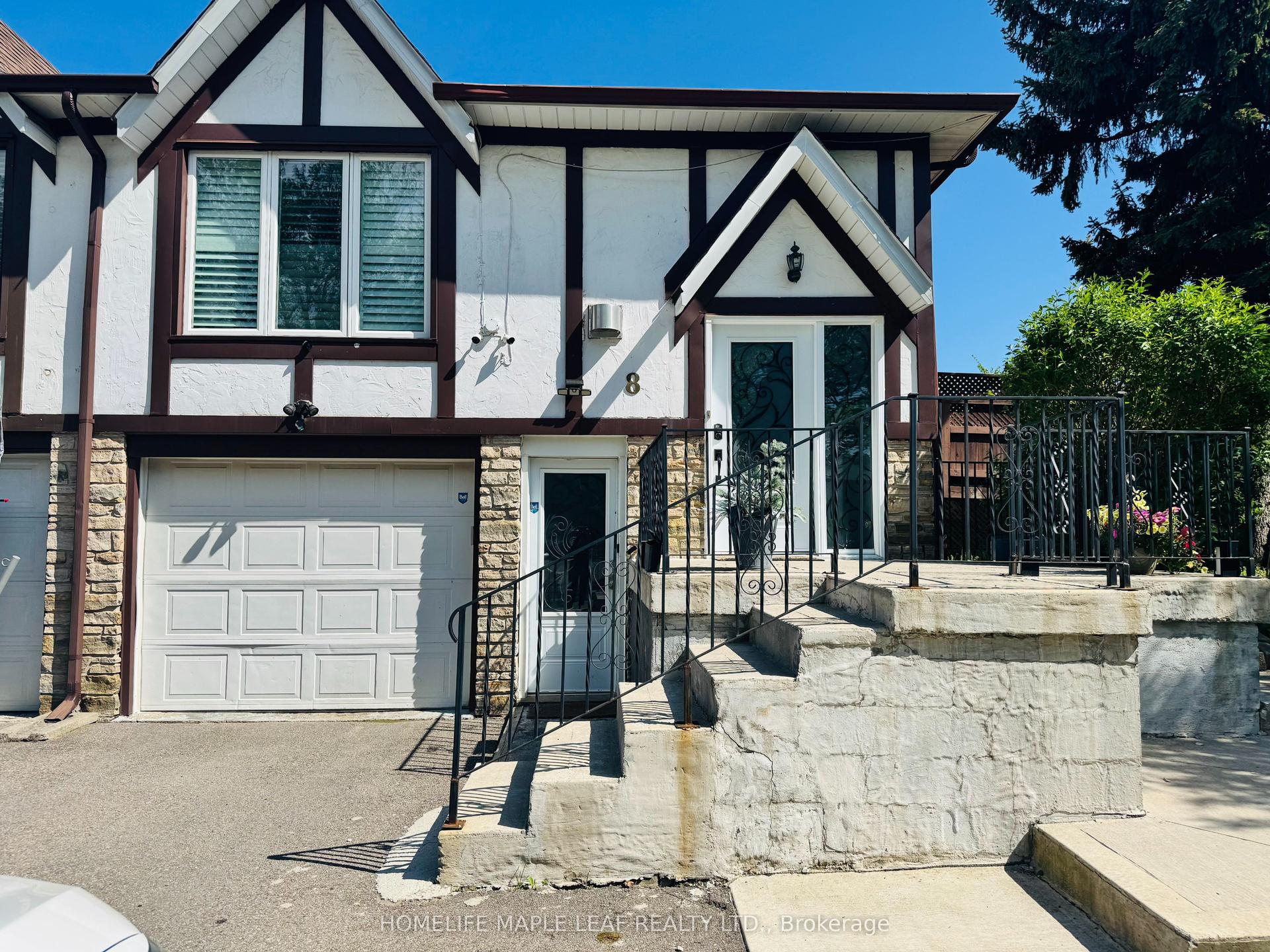 8 Montrose Place — photo 1