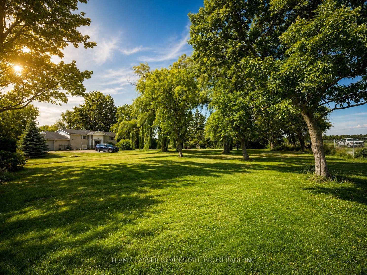 7395 WESTMINSTER Drive, London South — Detached for lease, photo 1