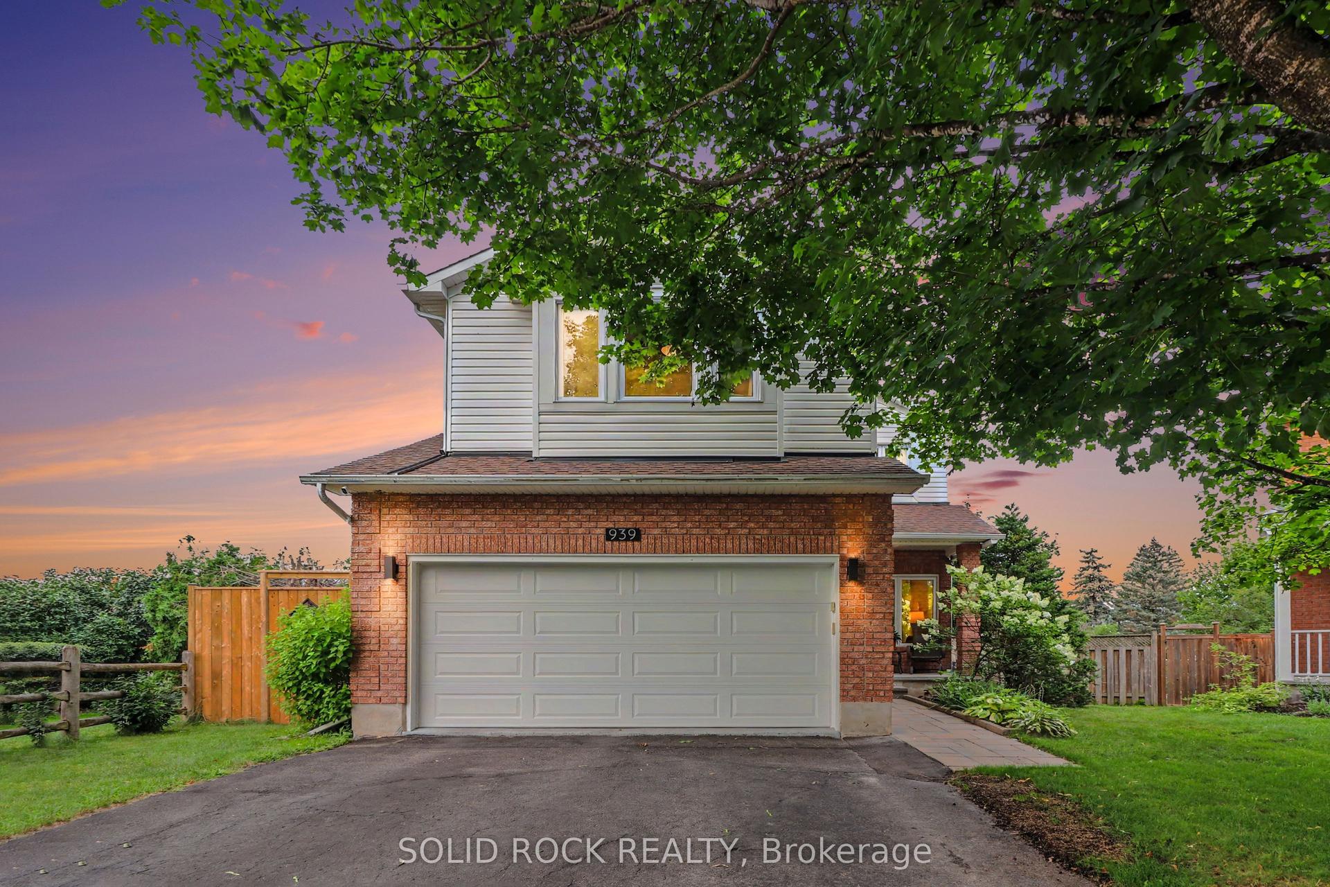 939 Como Crescent, Orleans - Cumberland and Area — Detached for sale, photo 1