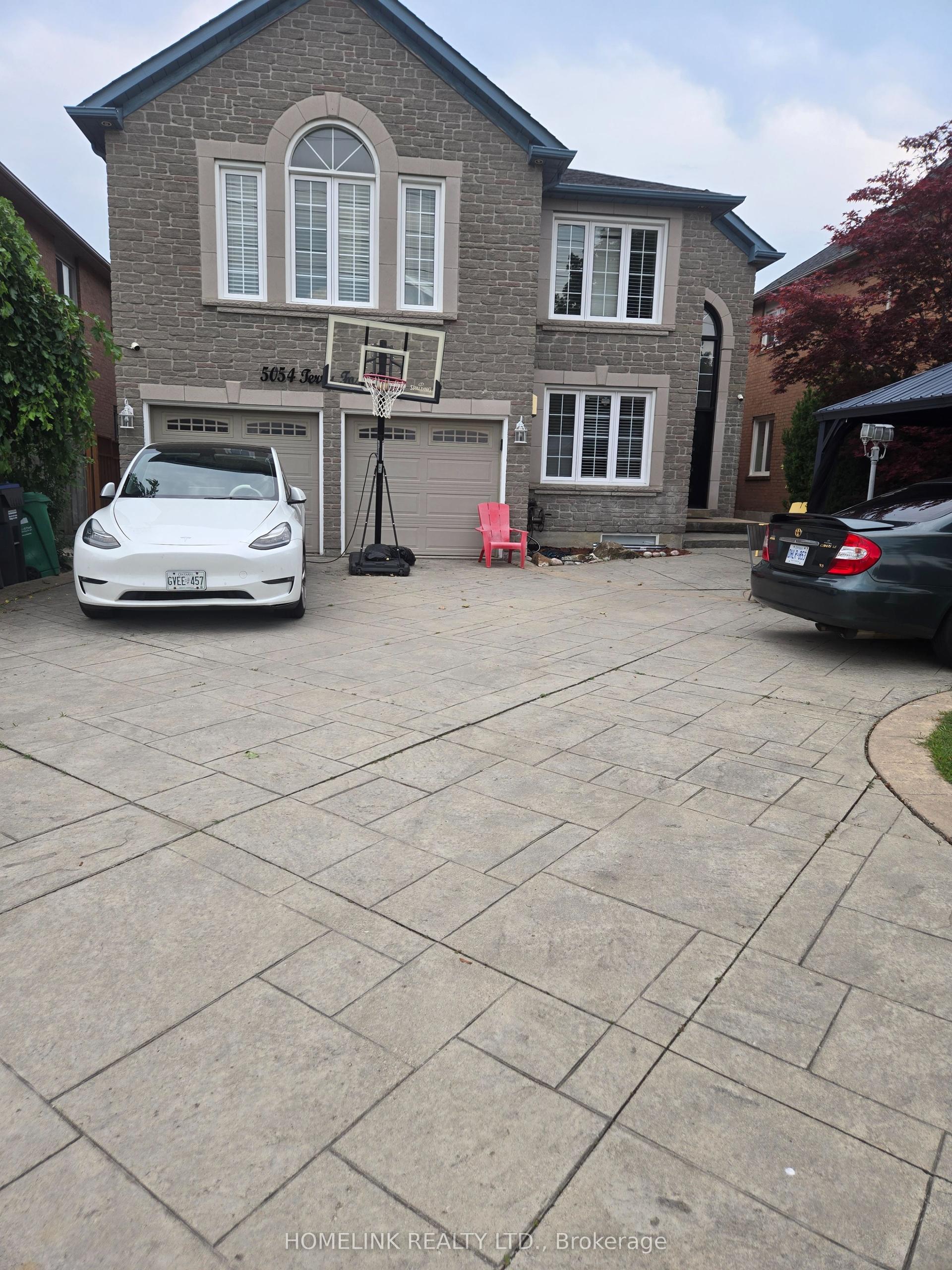 5054 Terry Fox Way, Mississauga — Detached for lease, photo 1