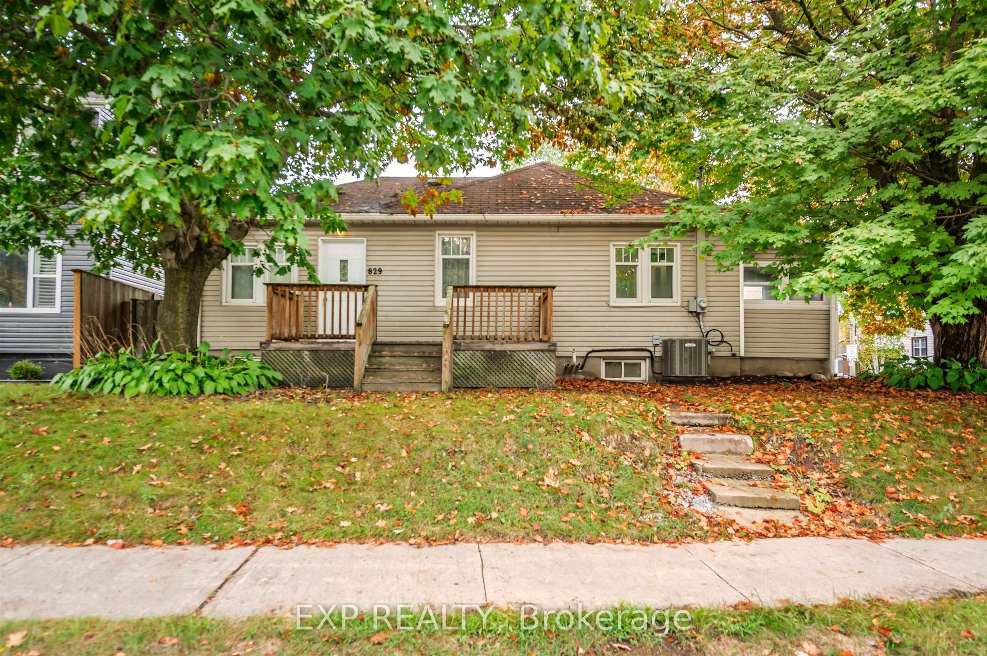 829 Athol Street, Whitby — Detached for sale, photo 1