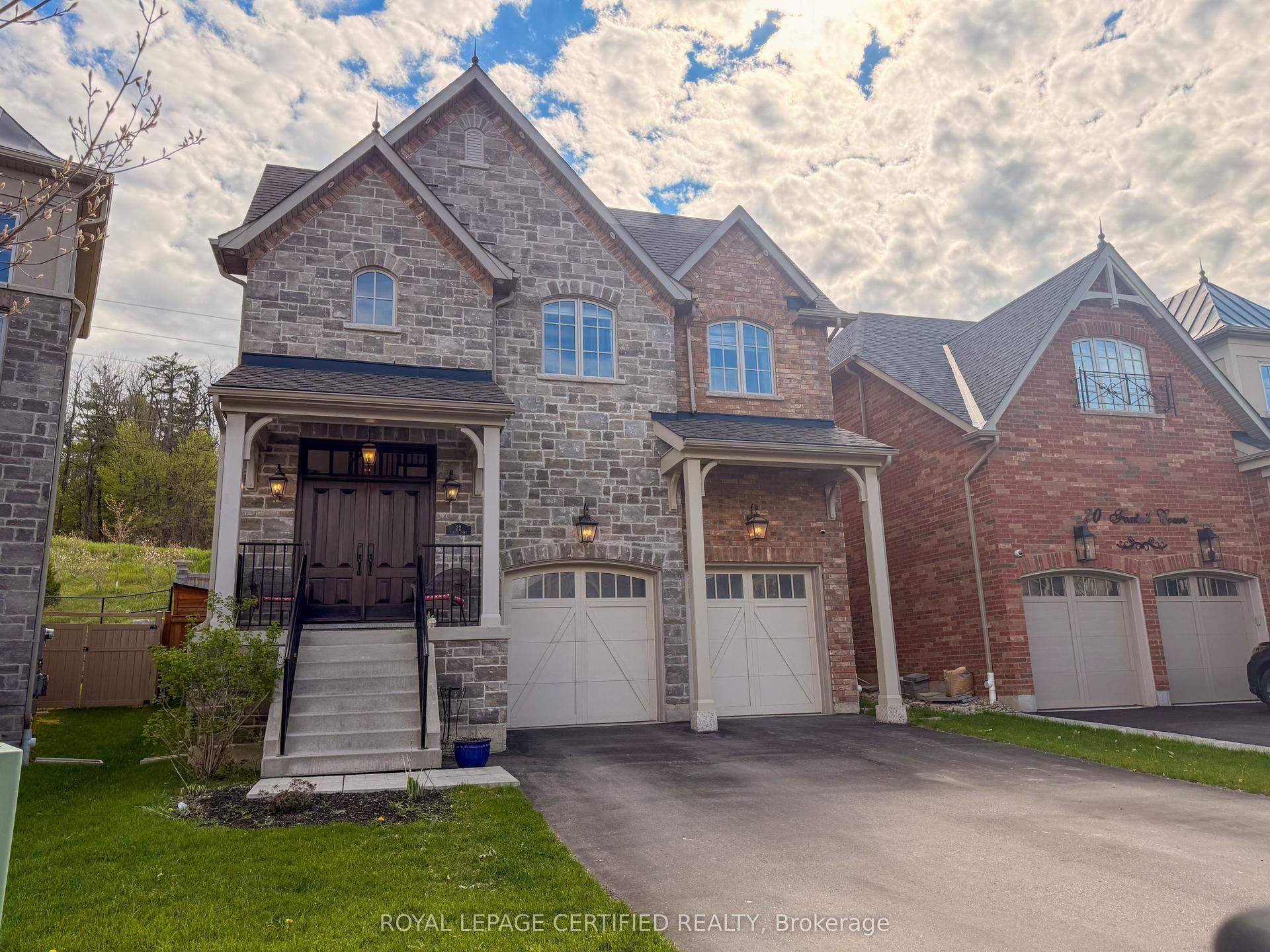 22 foxtail Court — photo 1