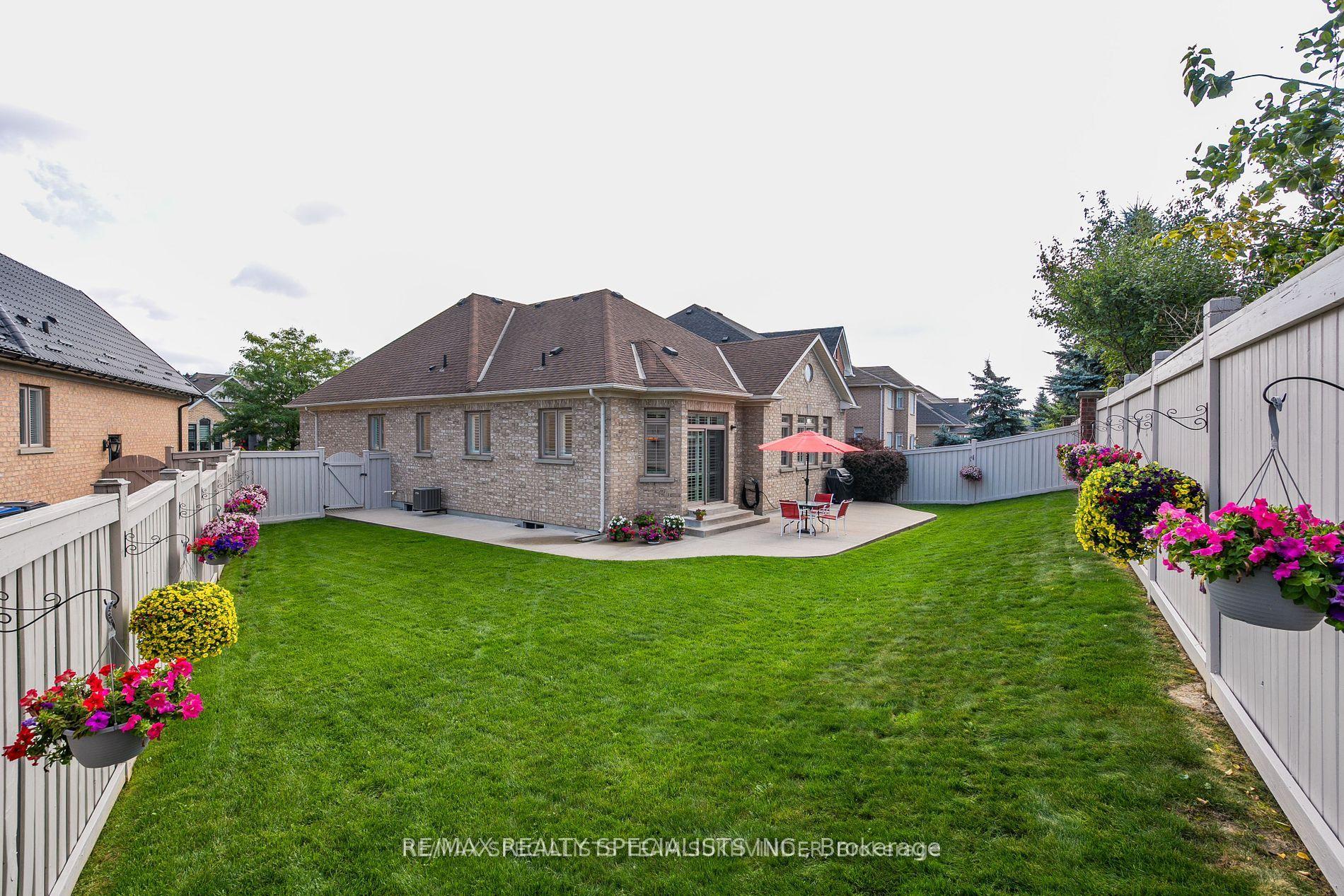 36 Dokkum Crescent — photo 1