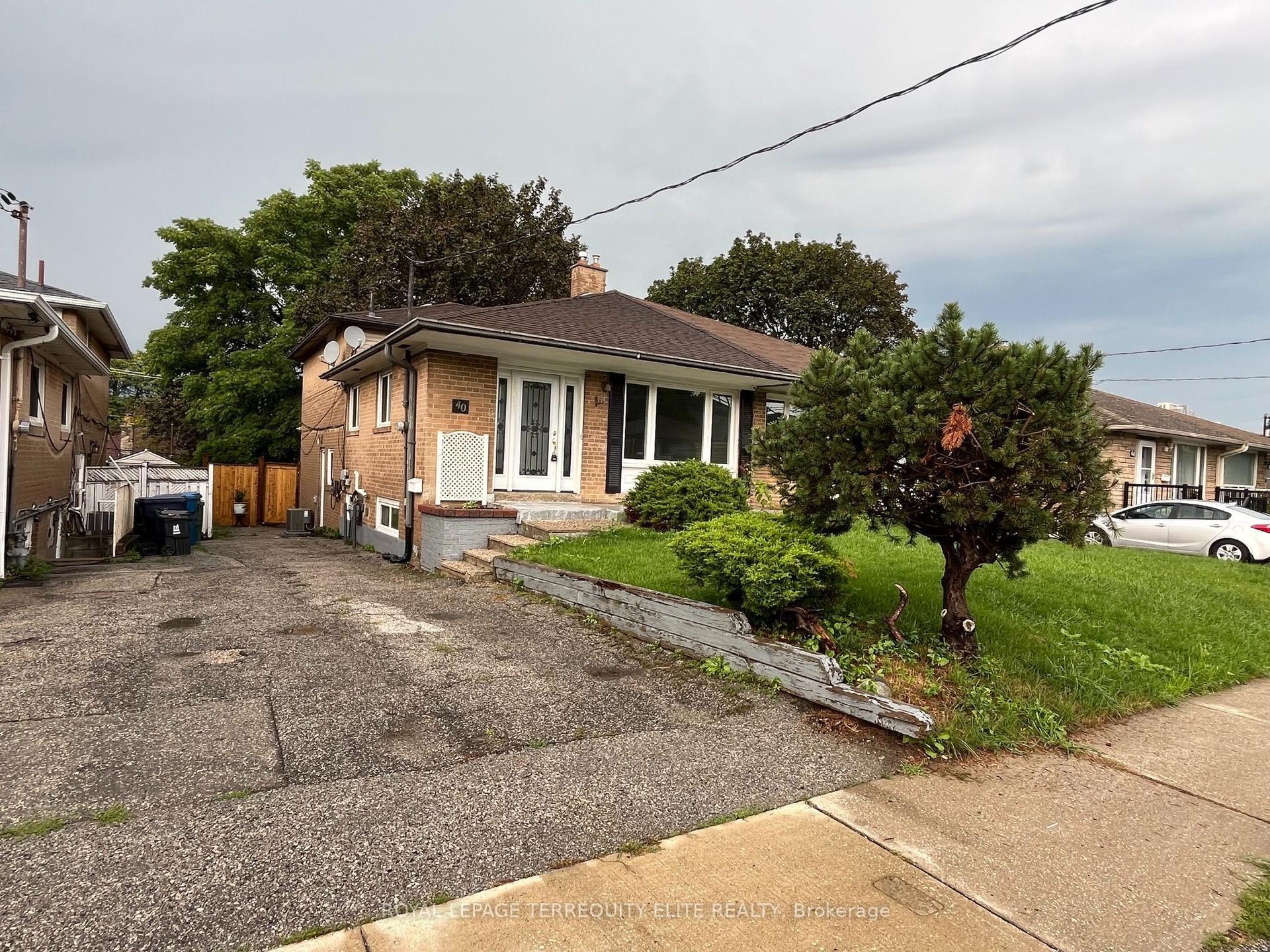 40 Pender Crescent Lwr #Lwr, Toronto — Semi-Detached for lease, photo 1