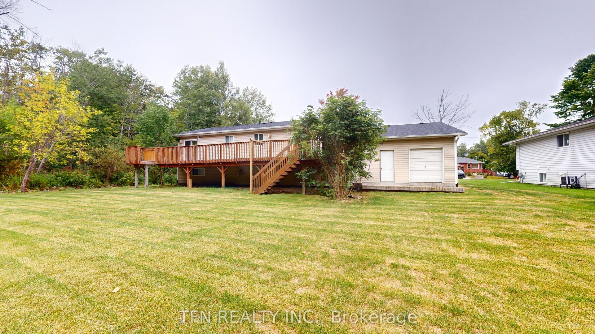 1048 Gilmore Avenue — photo 1