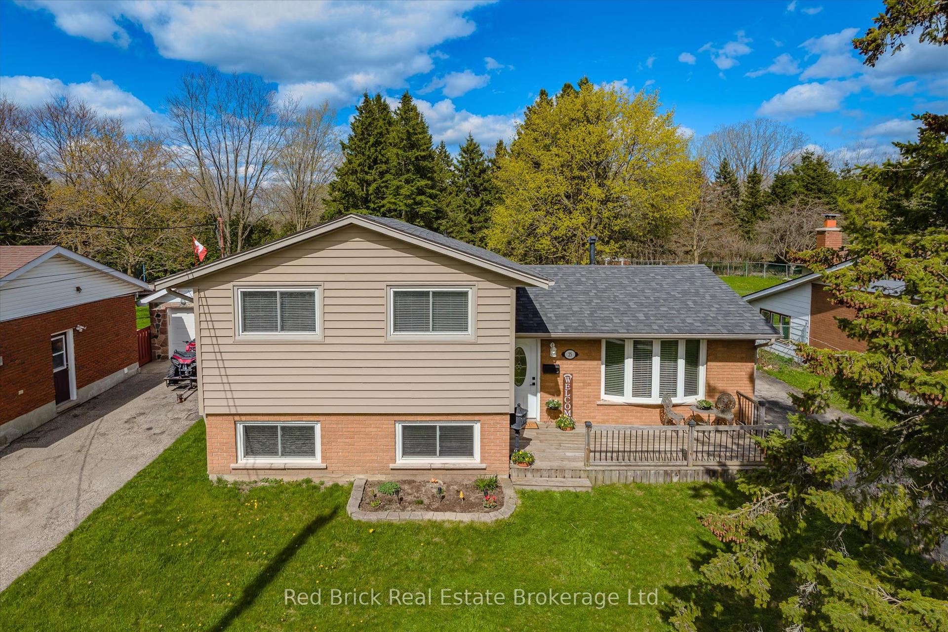 25 Hastings Boulevard — photo 1