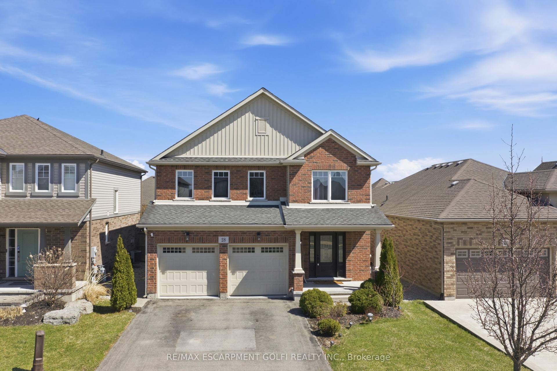 28 SILVERWOOD Avenue — photo 1