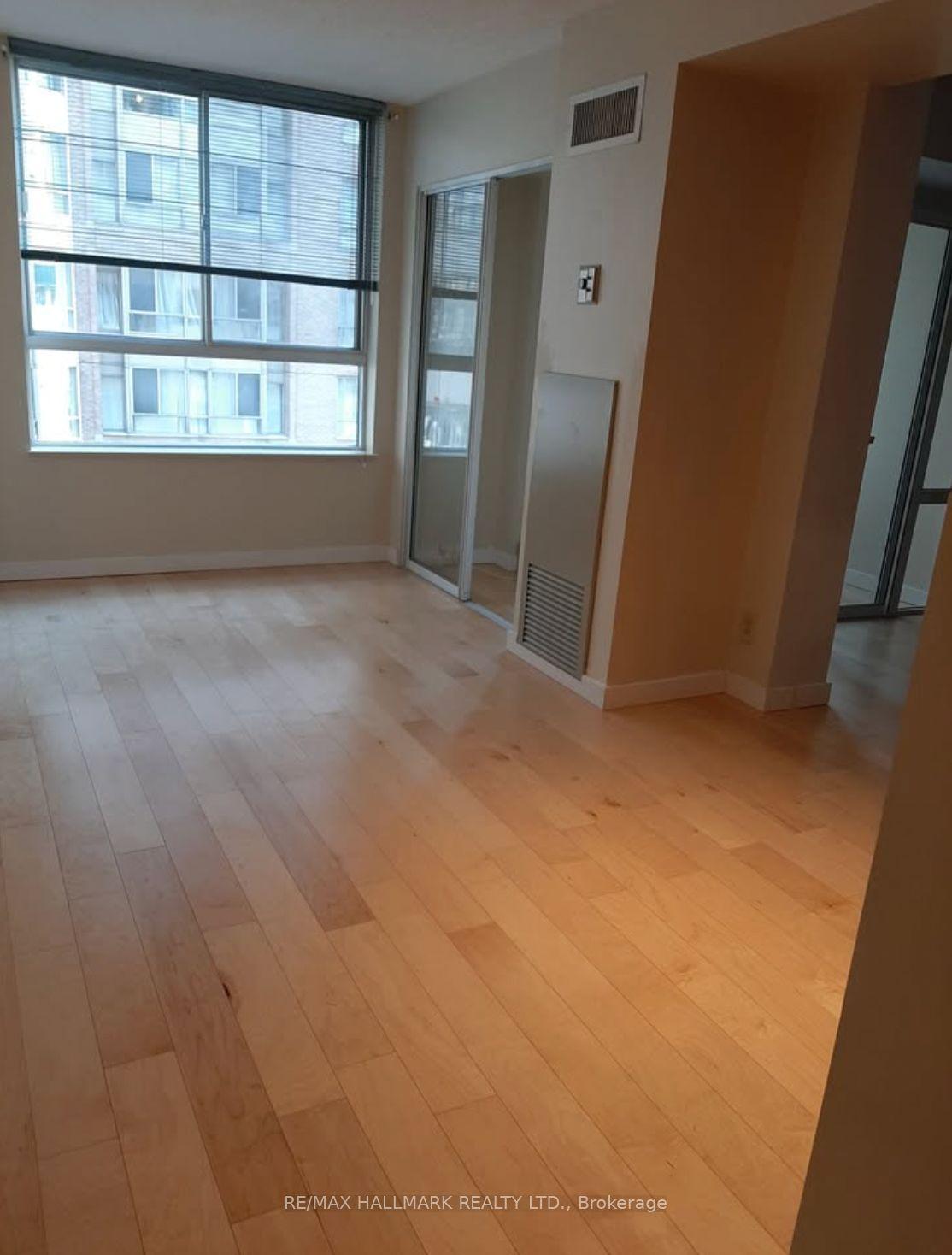 711 Bay Street 821 #821, Toronto — Condo for lease, photo 1