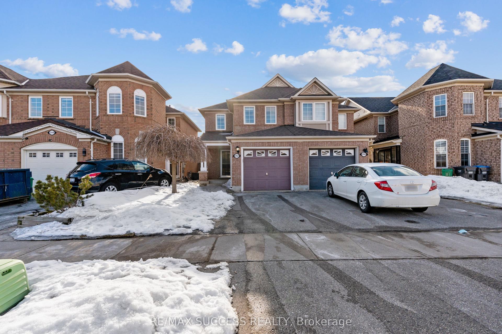 3752 Milkwood Crescent, Mississauga — Semi-Detached for lease, photo 1