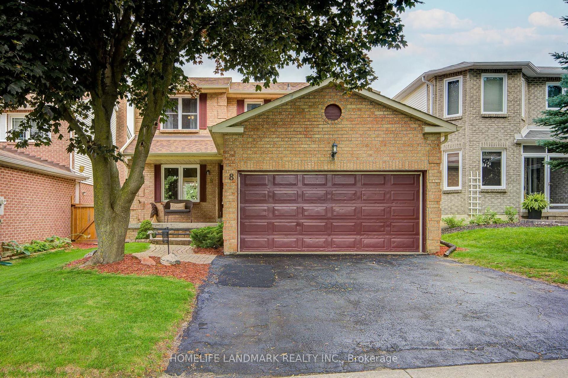 8 Closs Square, Aurora — Detached for sale, photo 1