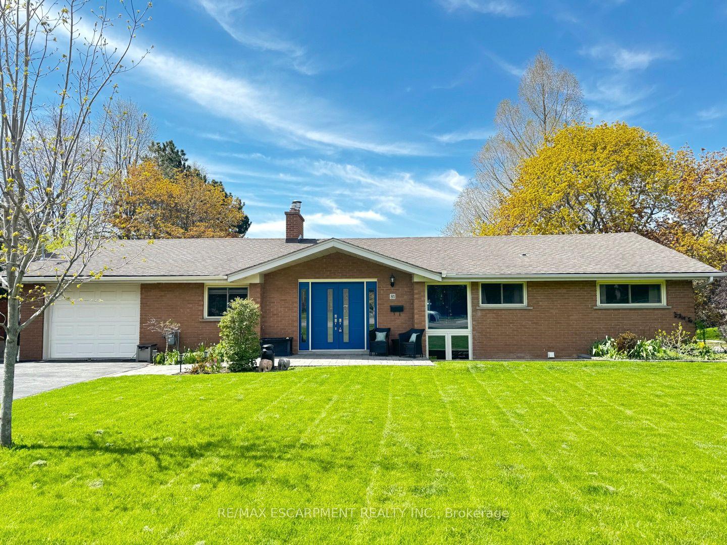 81 Thomson Drive — photo 1