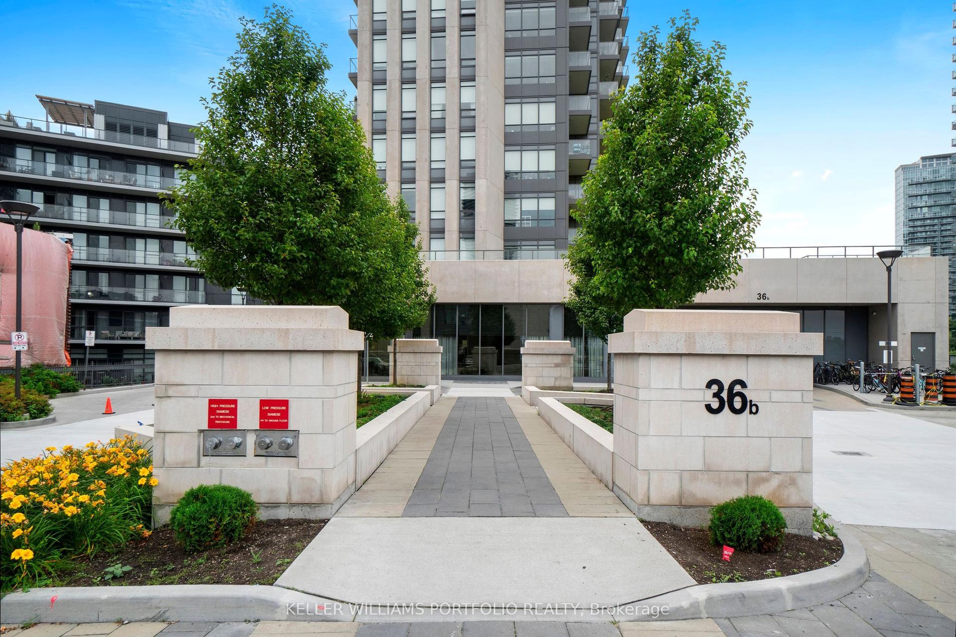 36 Park Lawn Road 1006 #1006, Toronto — Condo for lease, photo 1