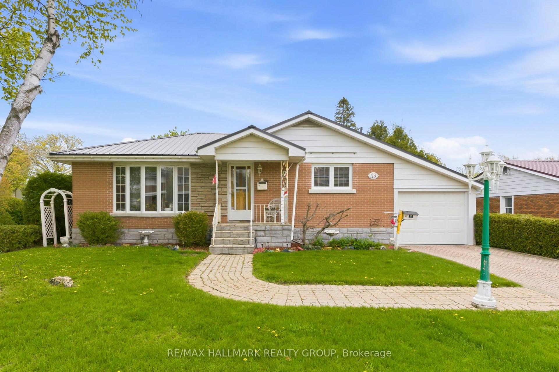 23 Aldershot Avenue — photo 1