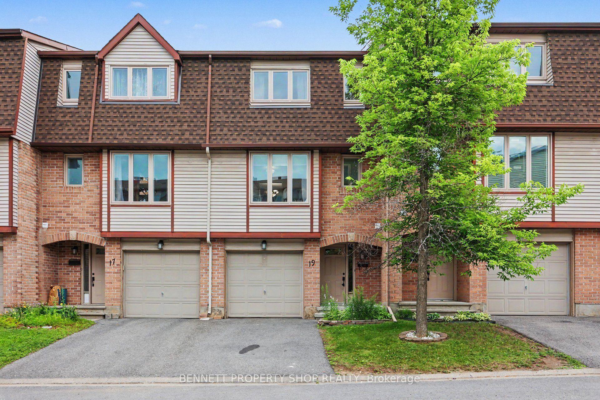 19 Lightfoot Place, Kanata — Condo Town for sale, photo 1