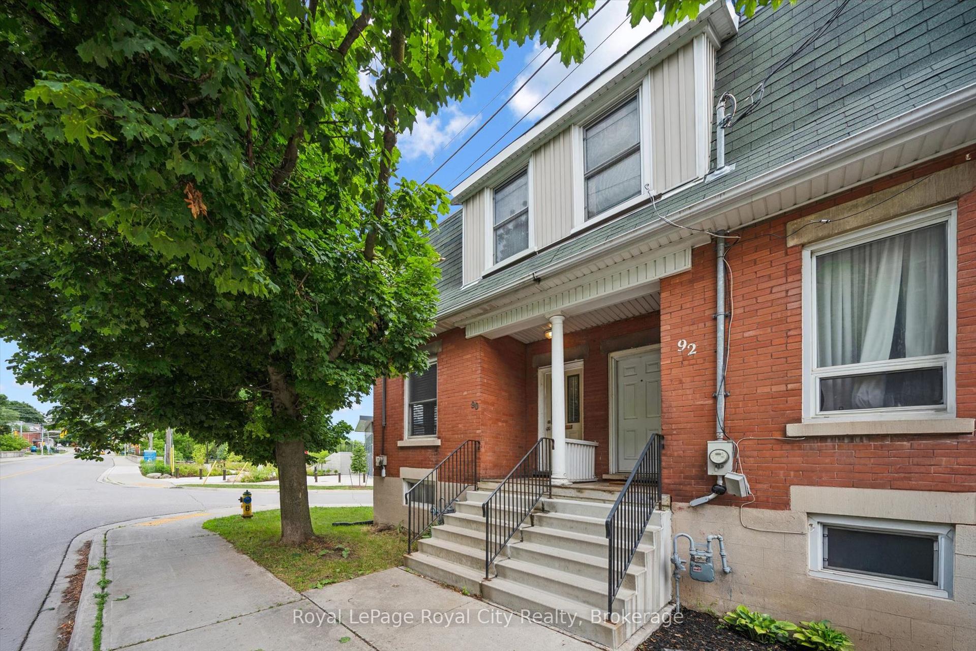90 Neeve Street, Guelph — Townhouse for sale, photo 1