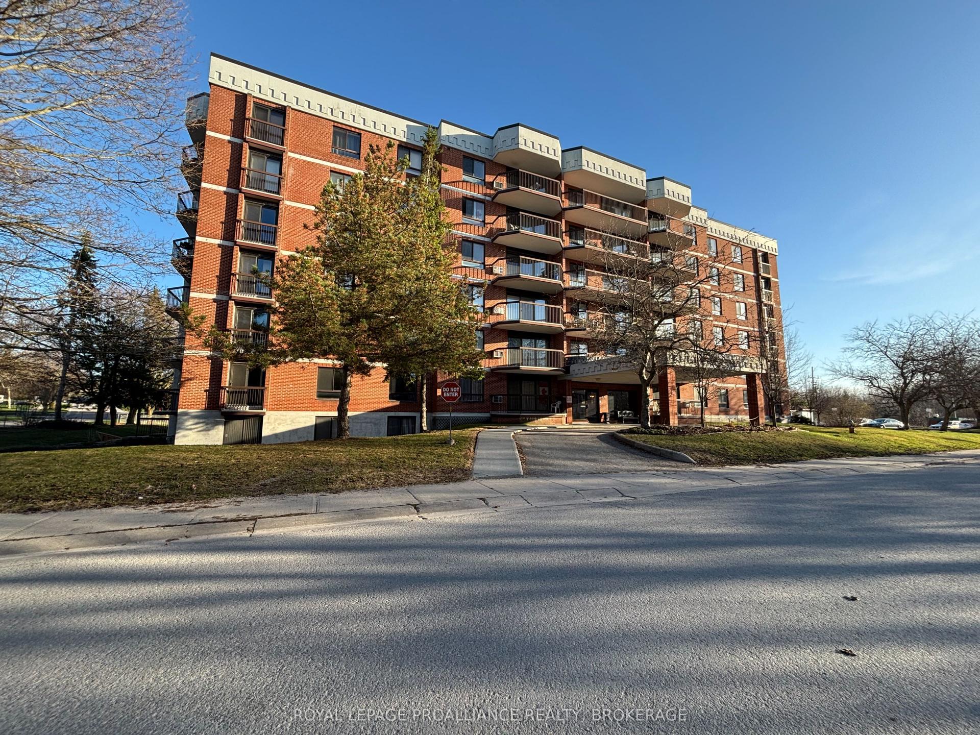 14 Greenview Drive 505 #505 — photo 1