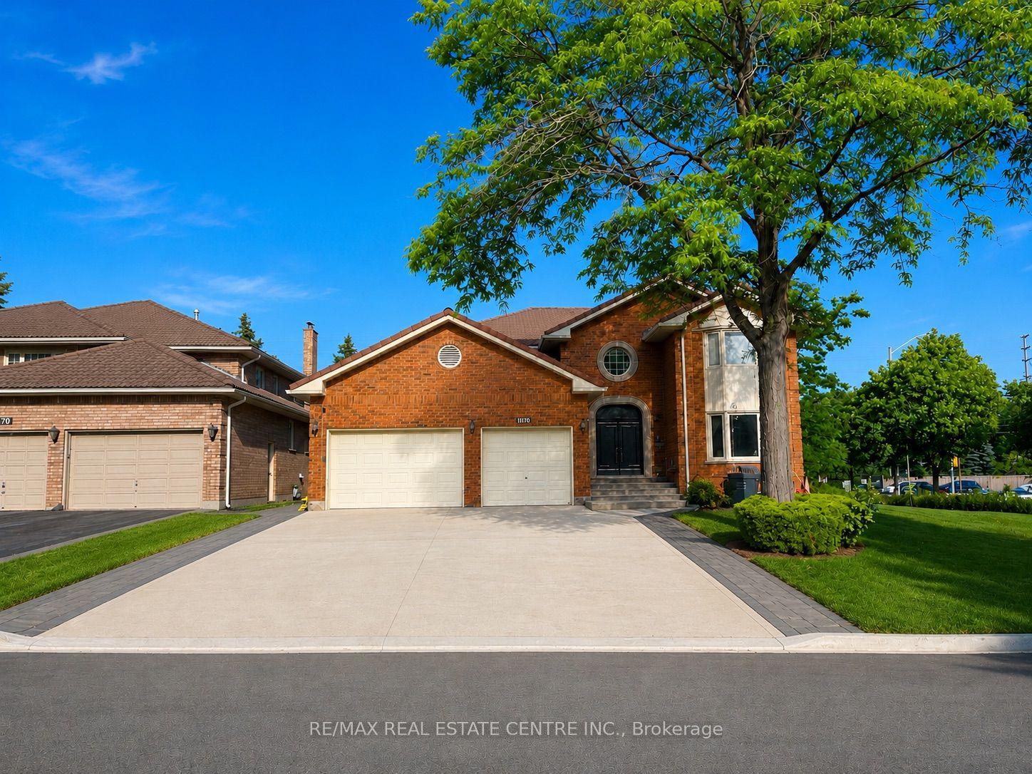 1876 Grosvenor Place BSMT #BSMT — photo 1