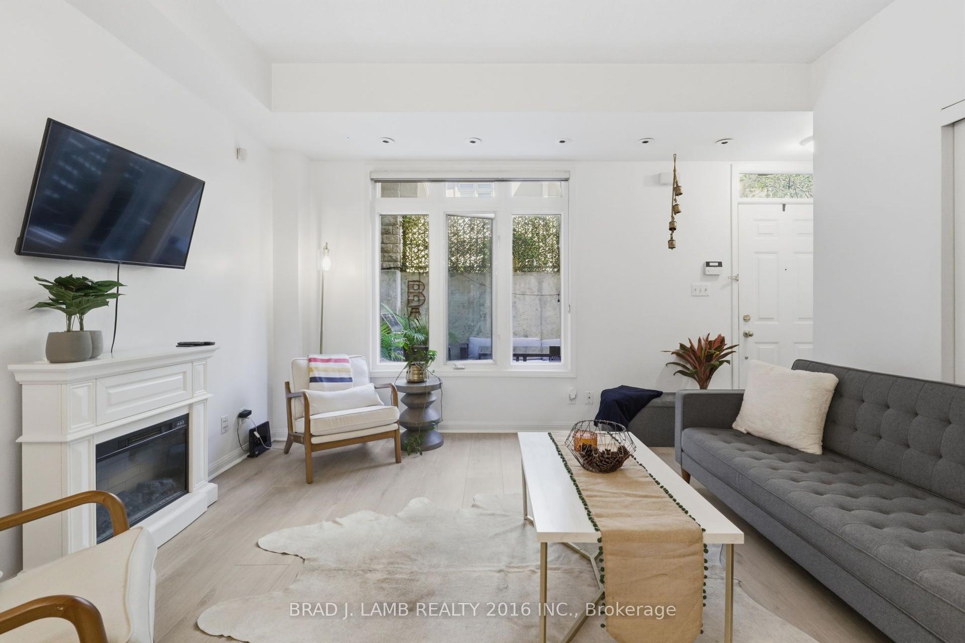80 Carr Street 29 #29, Toronto — Condo Town for sale, photo 1