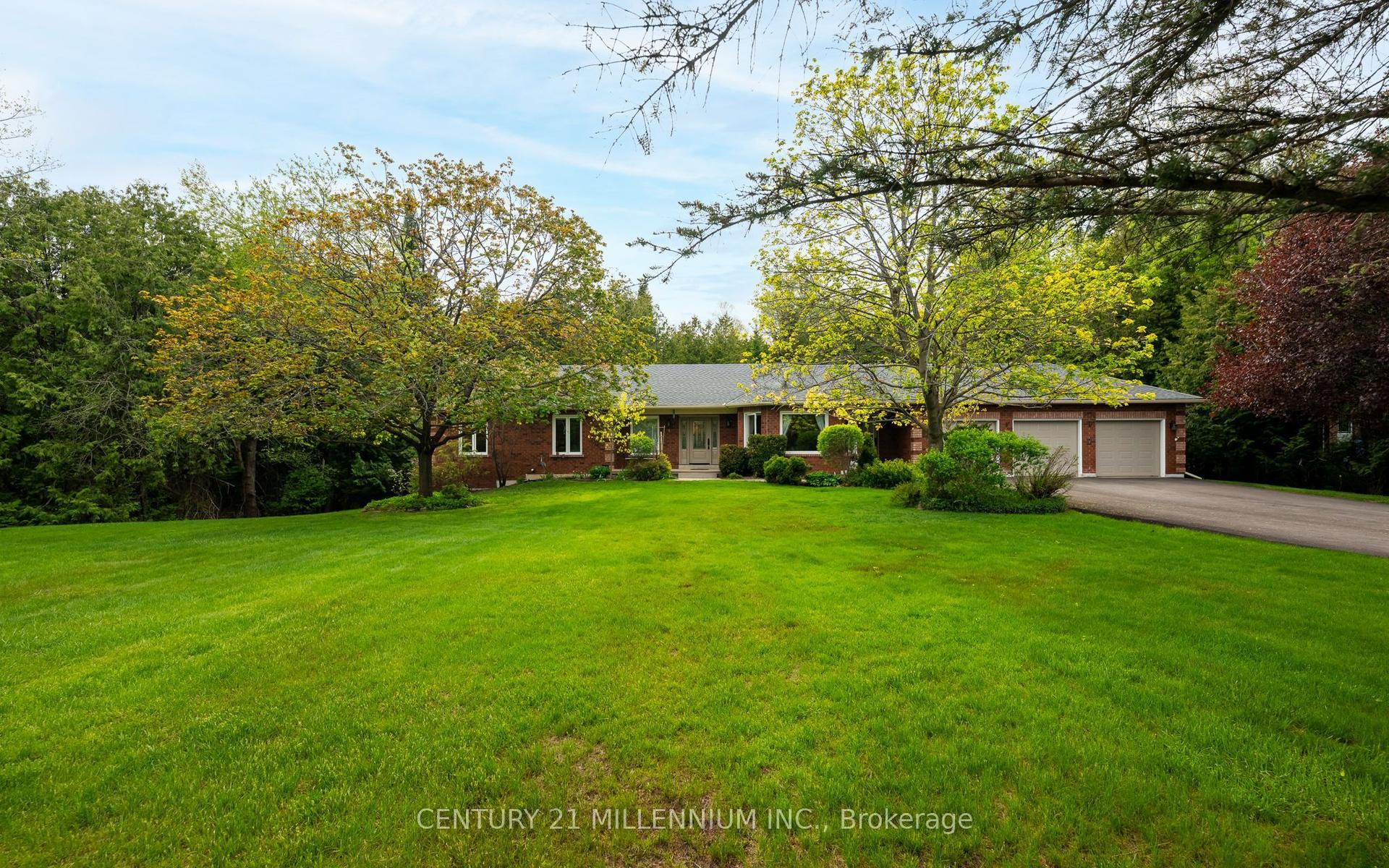 4 Brucedale Boulevard — photo 1