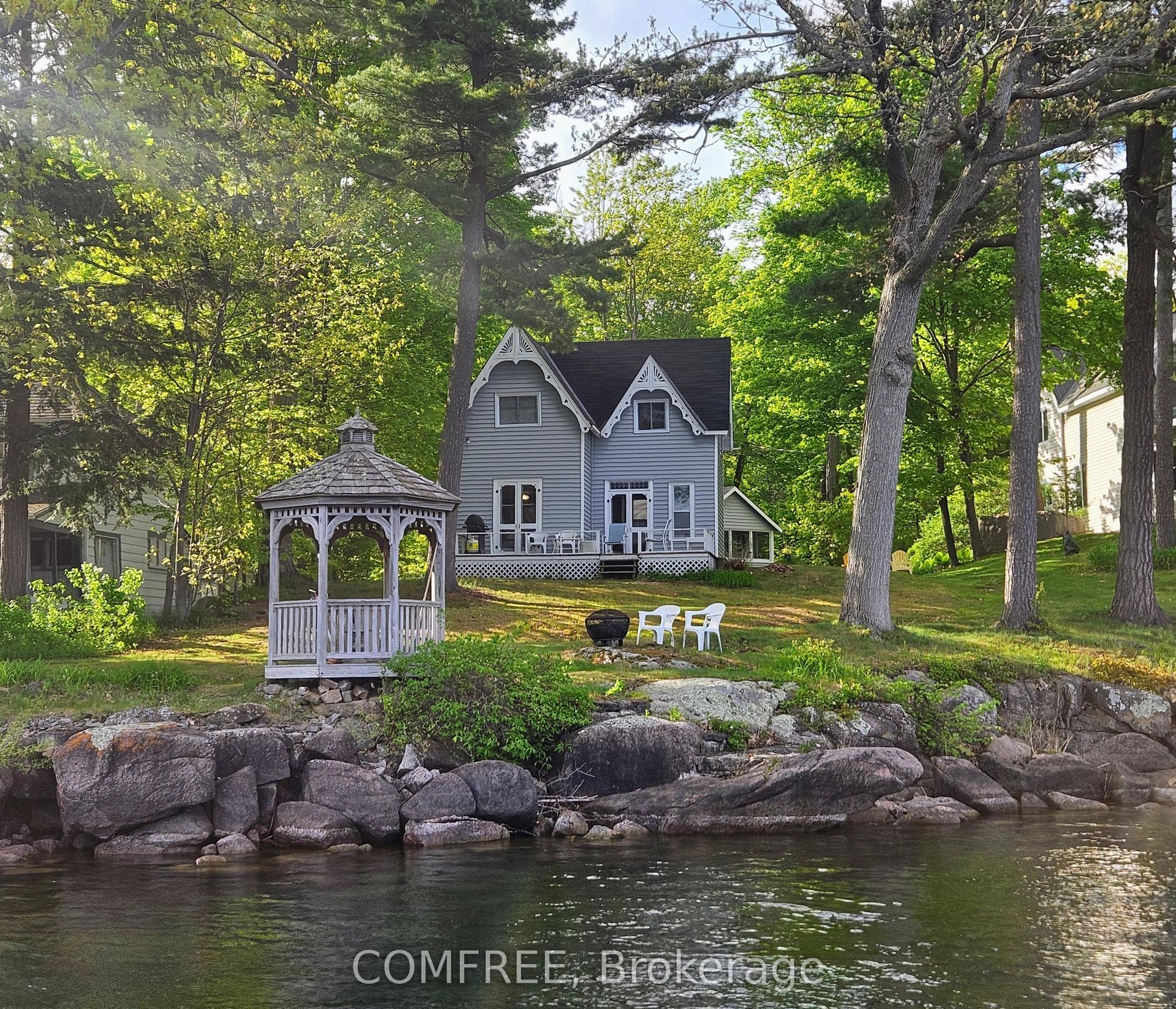 465-463 Hillcrest Road — photo 1