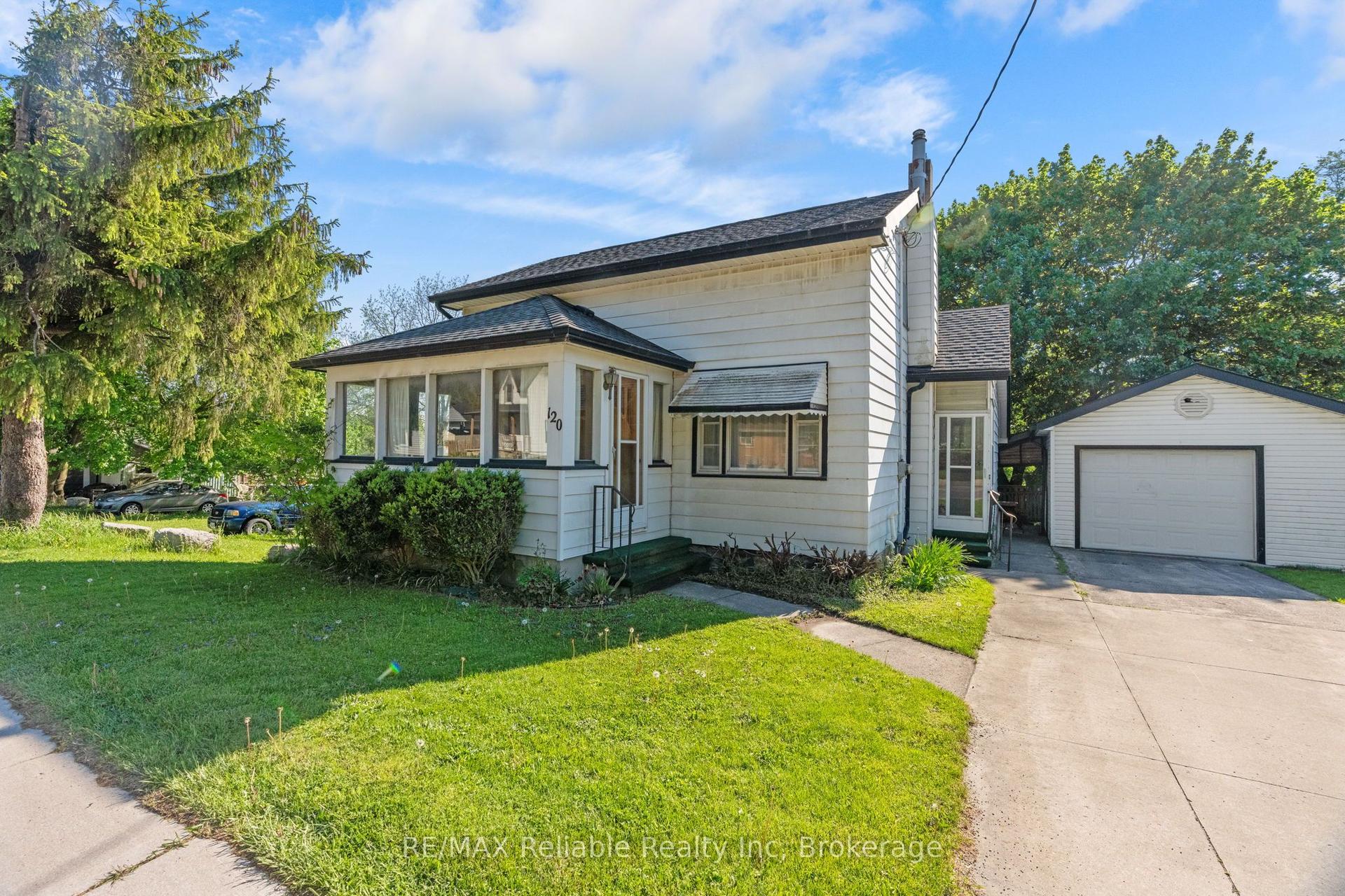 120 Victoria Street, Central Huron — Detached for sale, photo 1