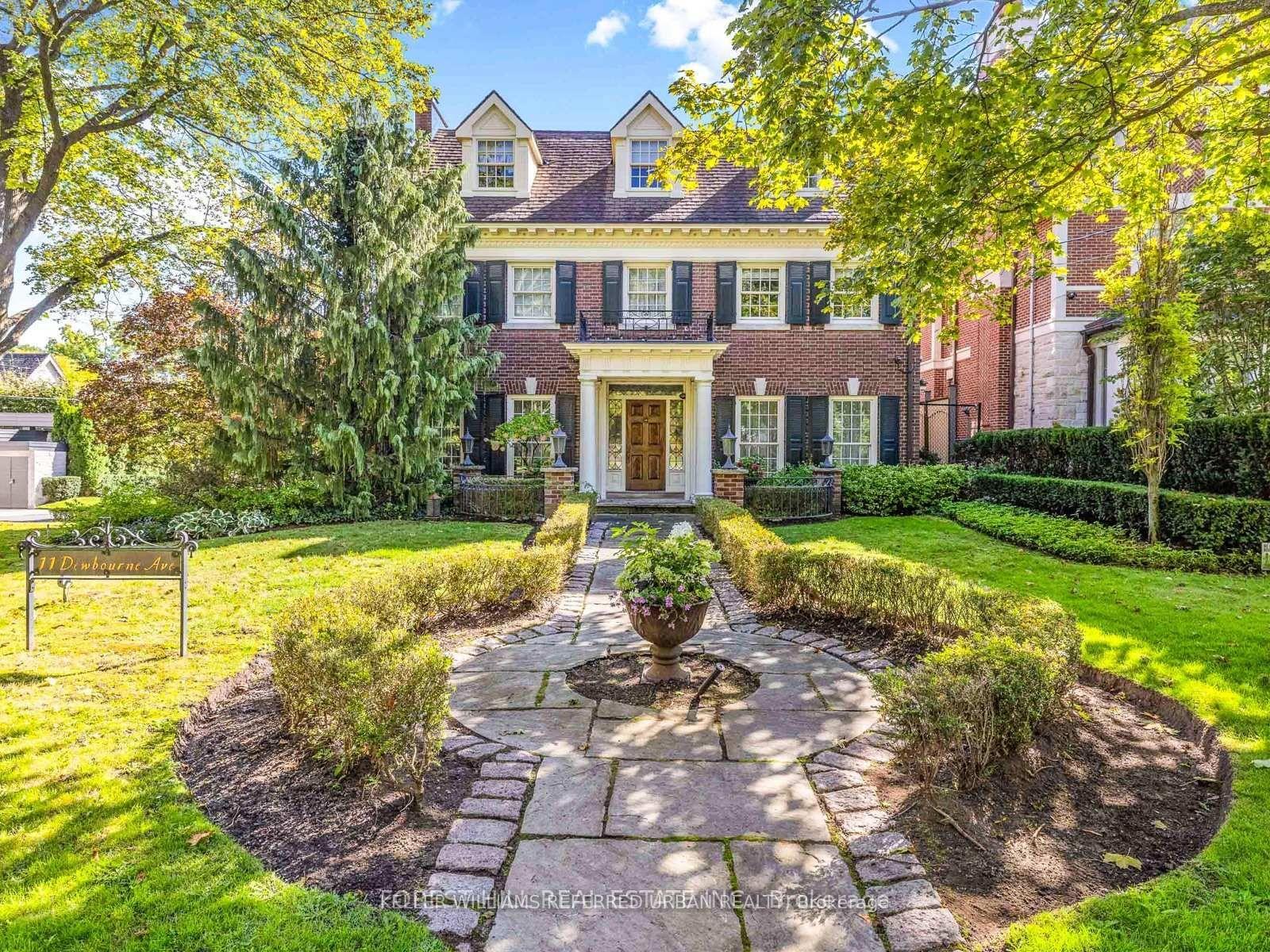 11 Dewbourne Avenue, Toronto — Detached for sale, photo 1