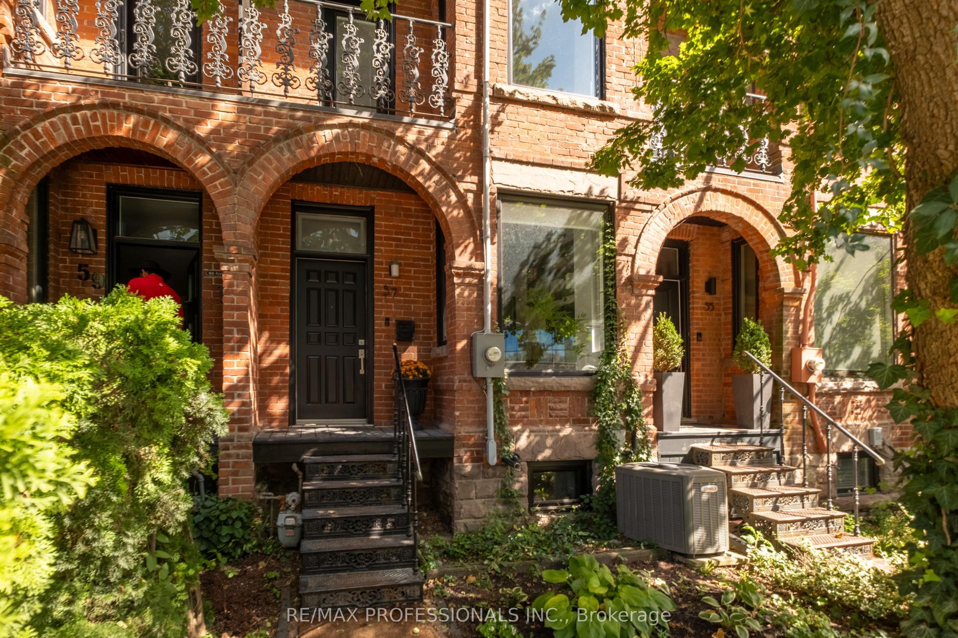 57 Shaw Street, Toronto — Townhouse for sale, photo 1