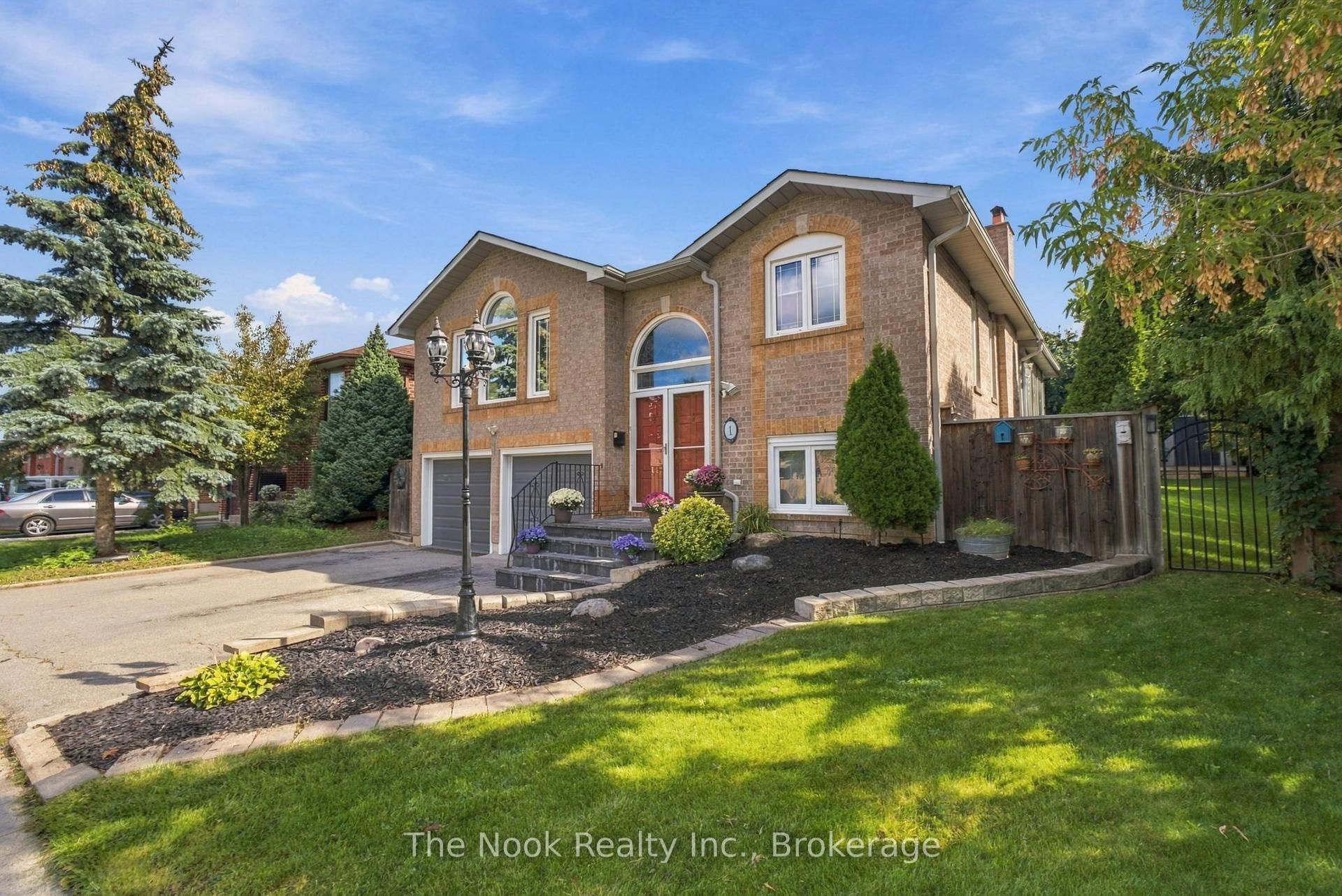 1 Inglewood Place, Whitby — Detached for sale, photo 1